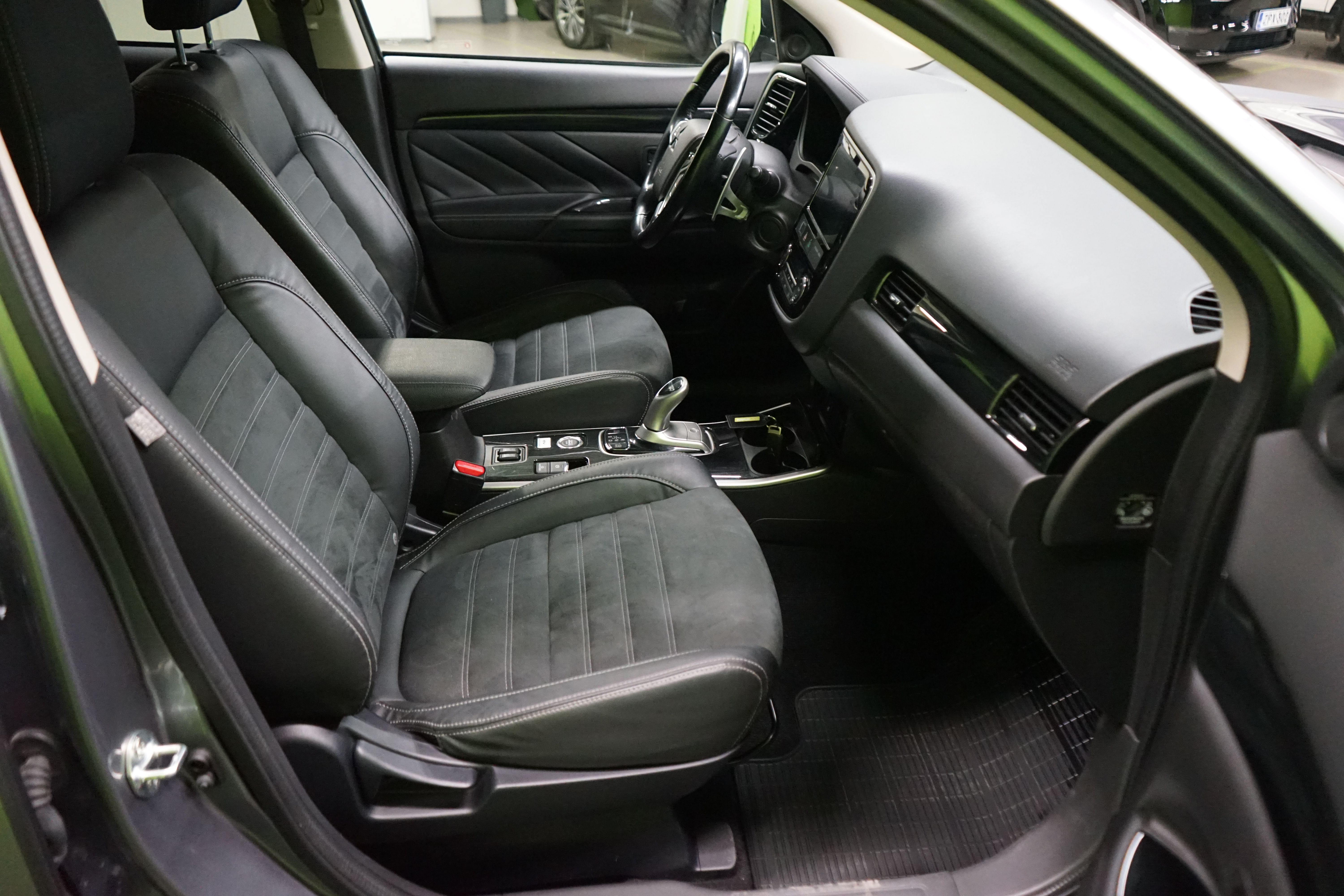 Mitsubishi Outlander PHEV 2017
