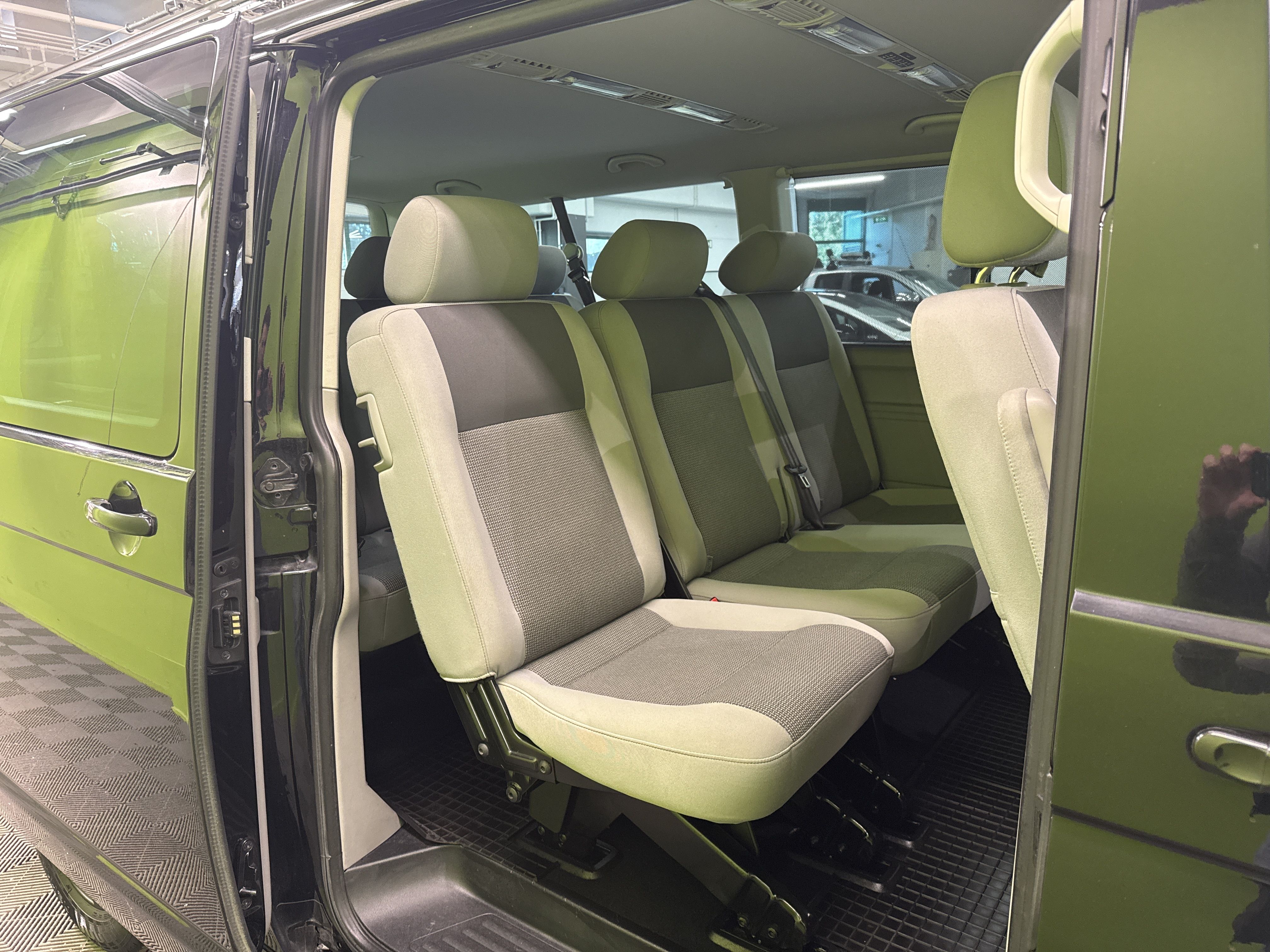 Volkswagen Caravelle 2014