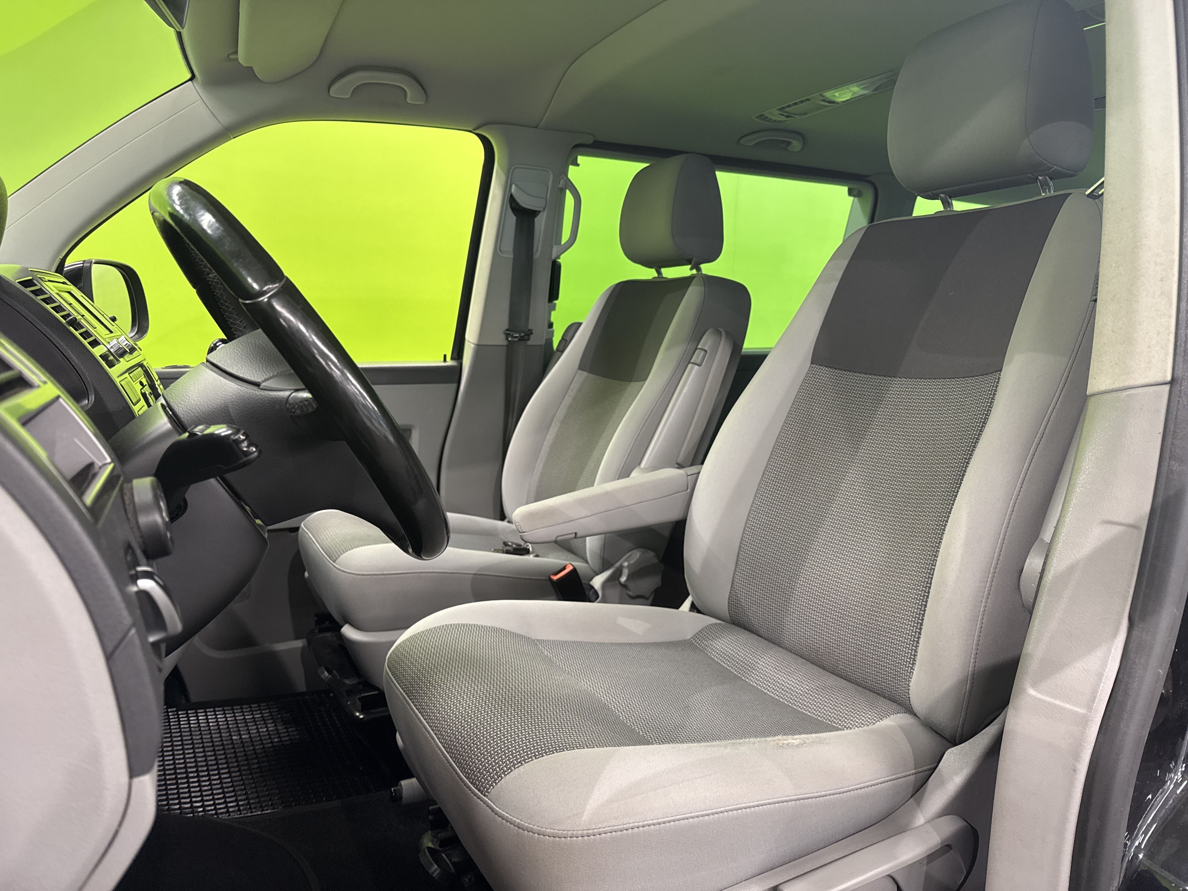 Volkswagen Caravelle 2014