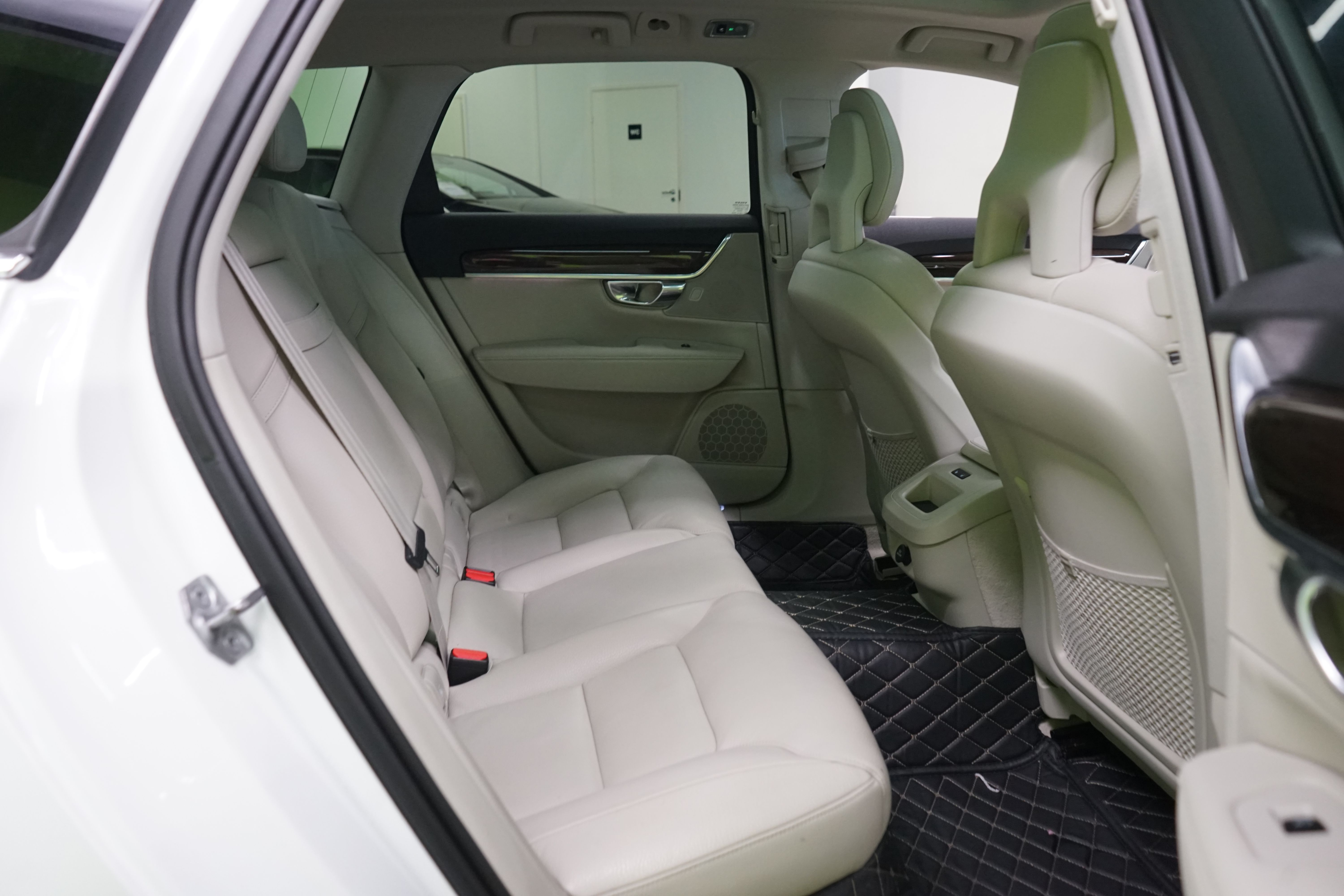 Volvo V90 2016
