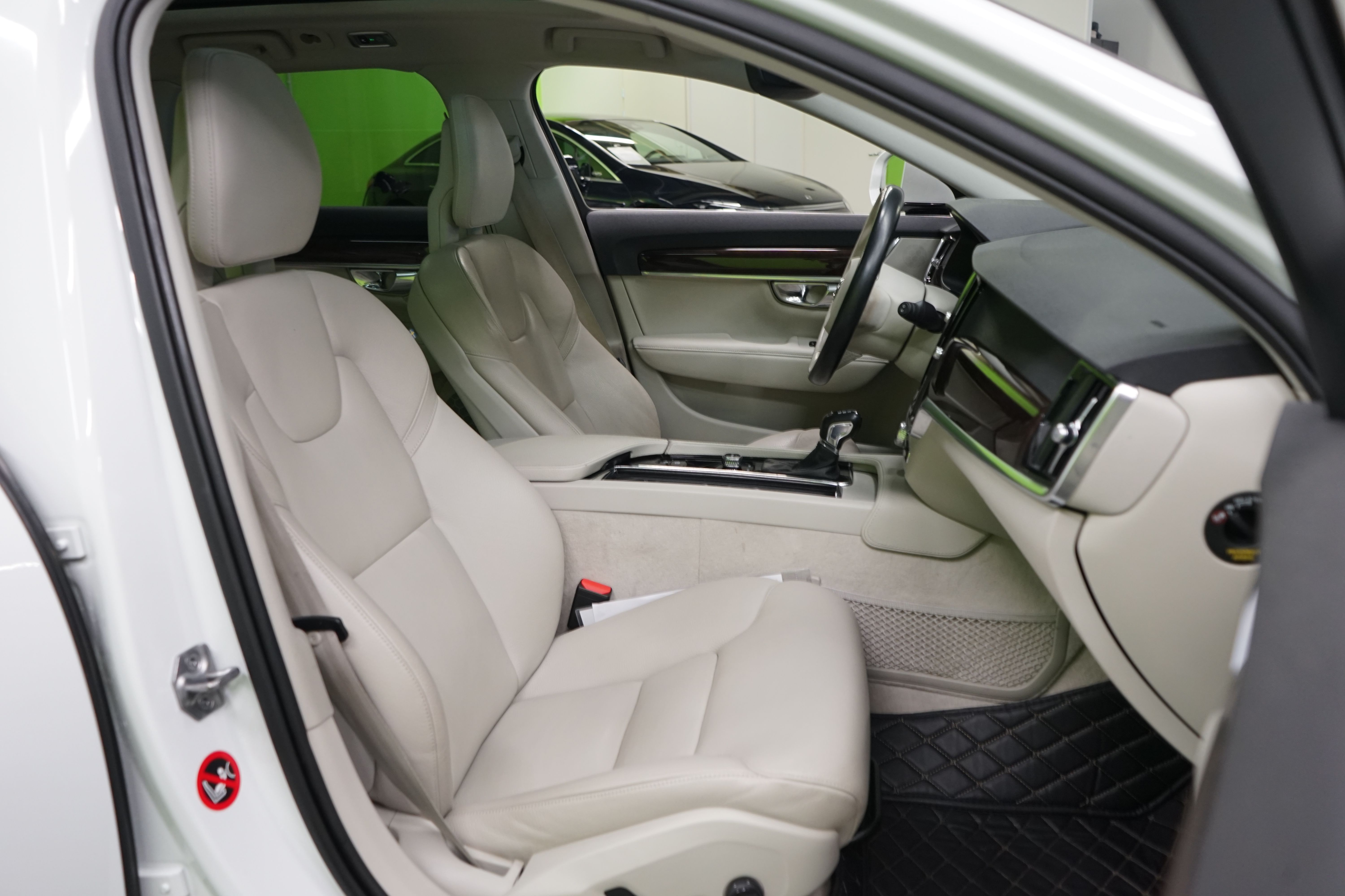 Volvo V90 2016