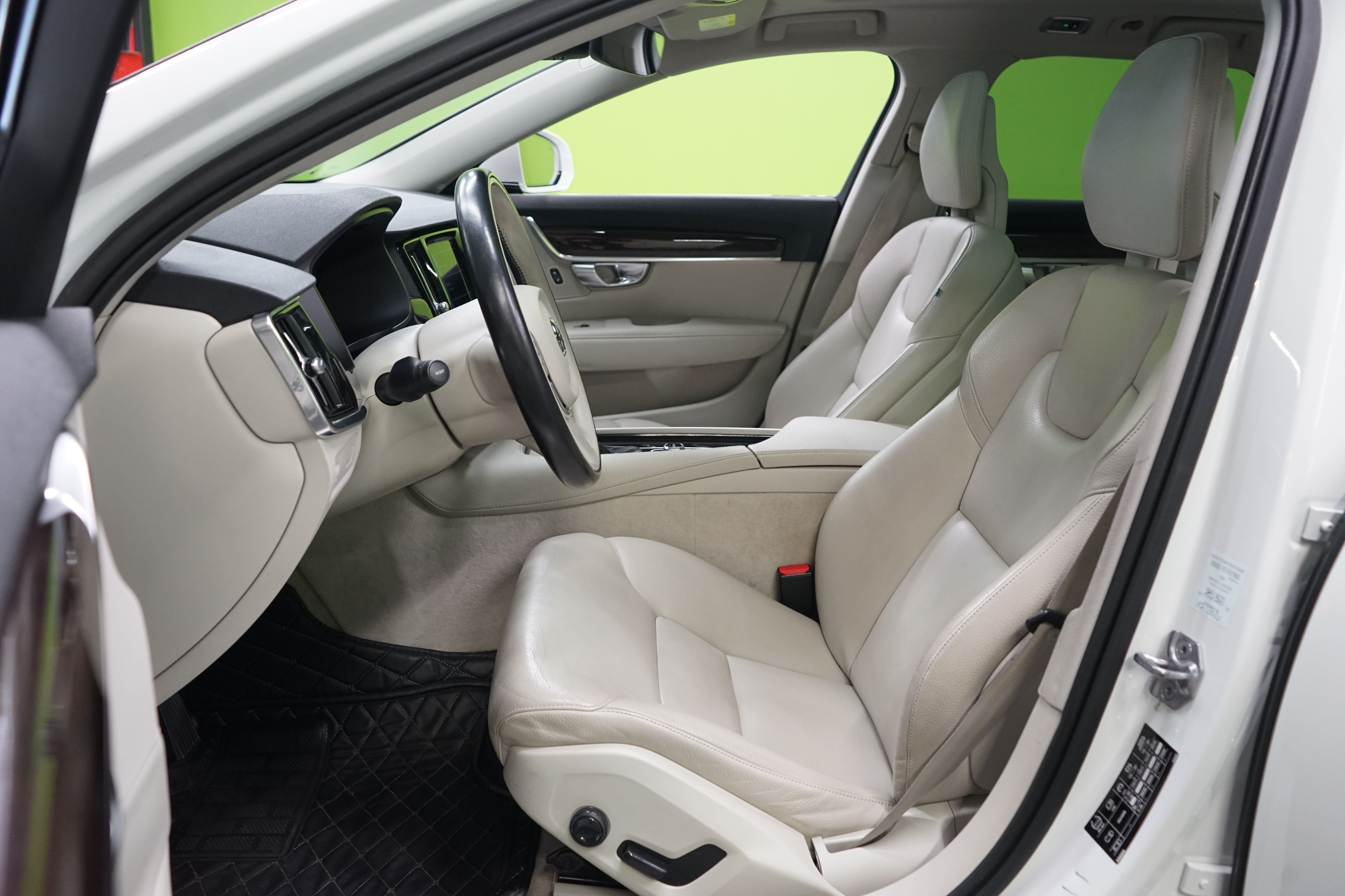 Volvo V90 2016