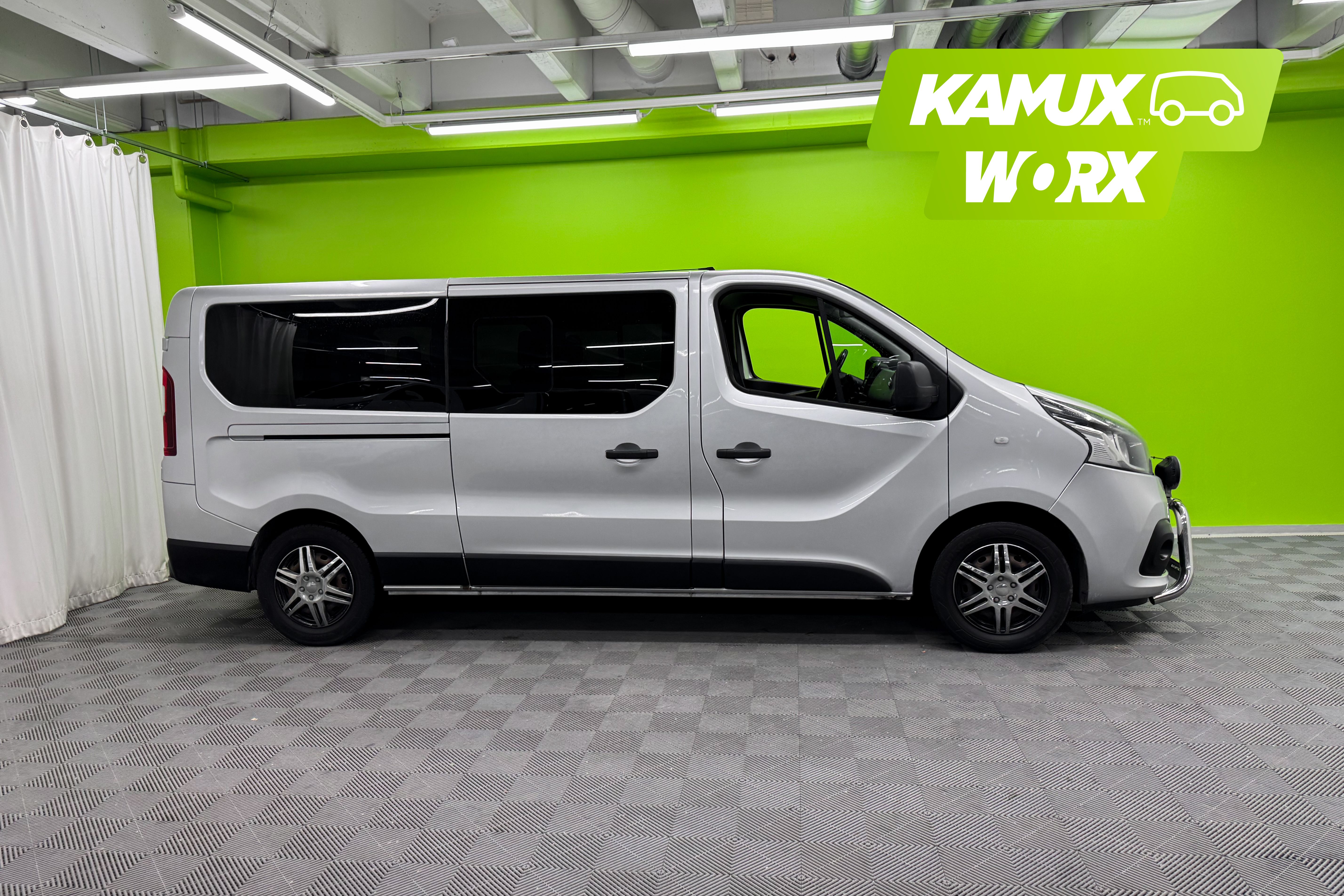 Renault Trafic Passenger 2015