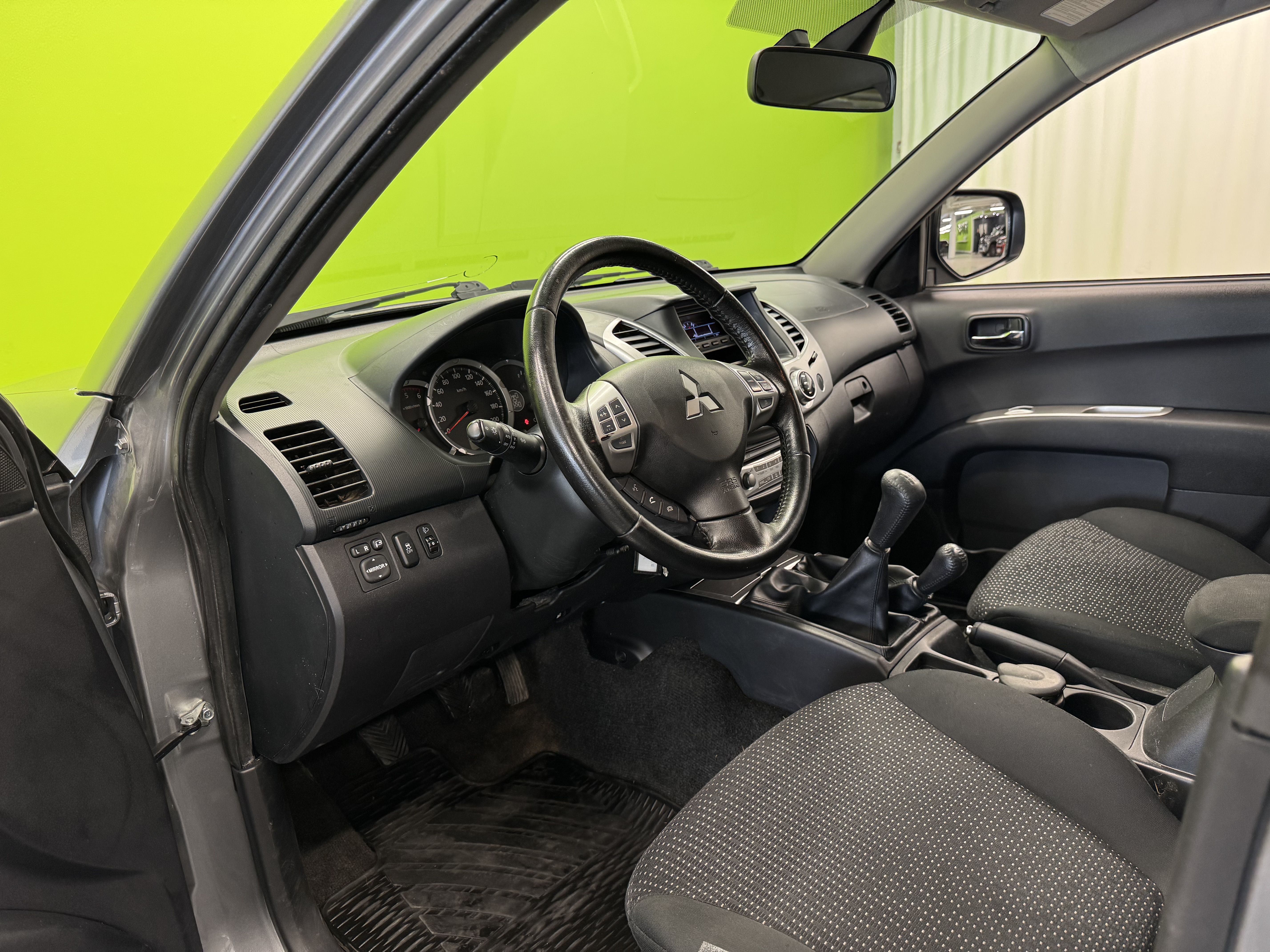 Mitsubishi L200 2015