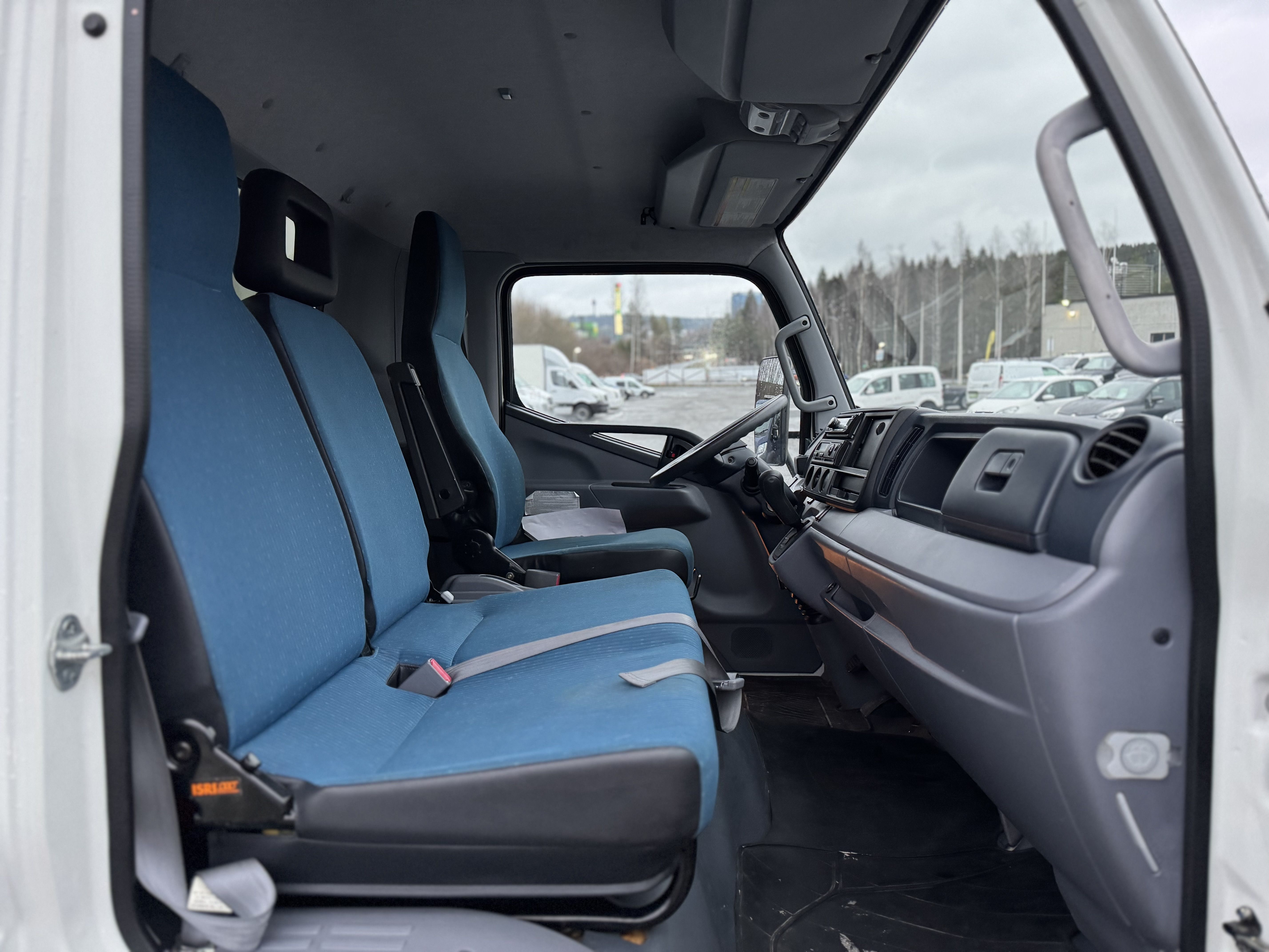 Mitsubishi Canter 2012