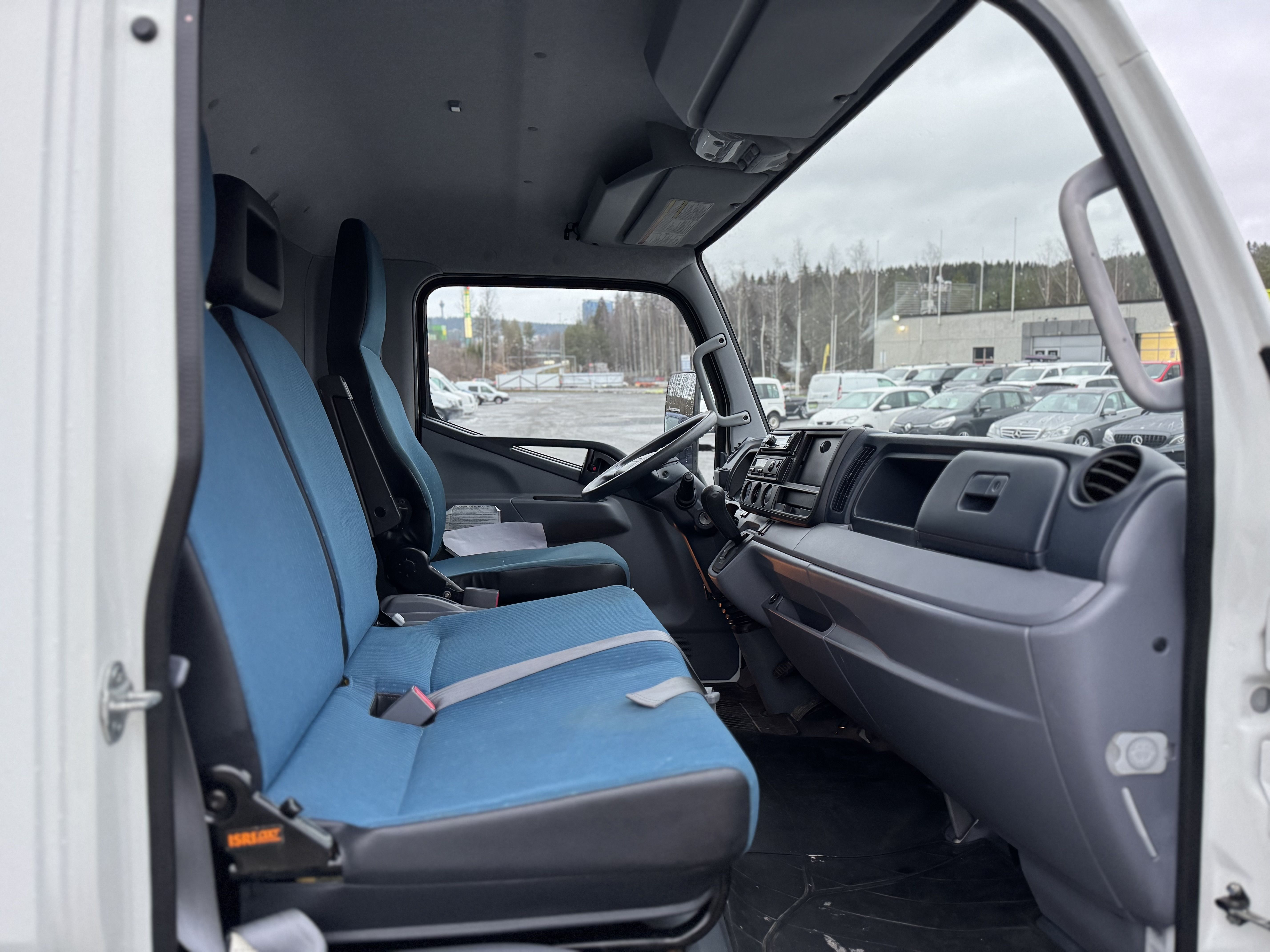 Mitsubishi Canter 2012