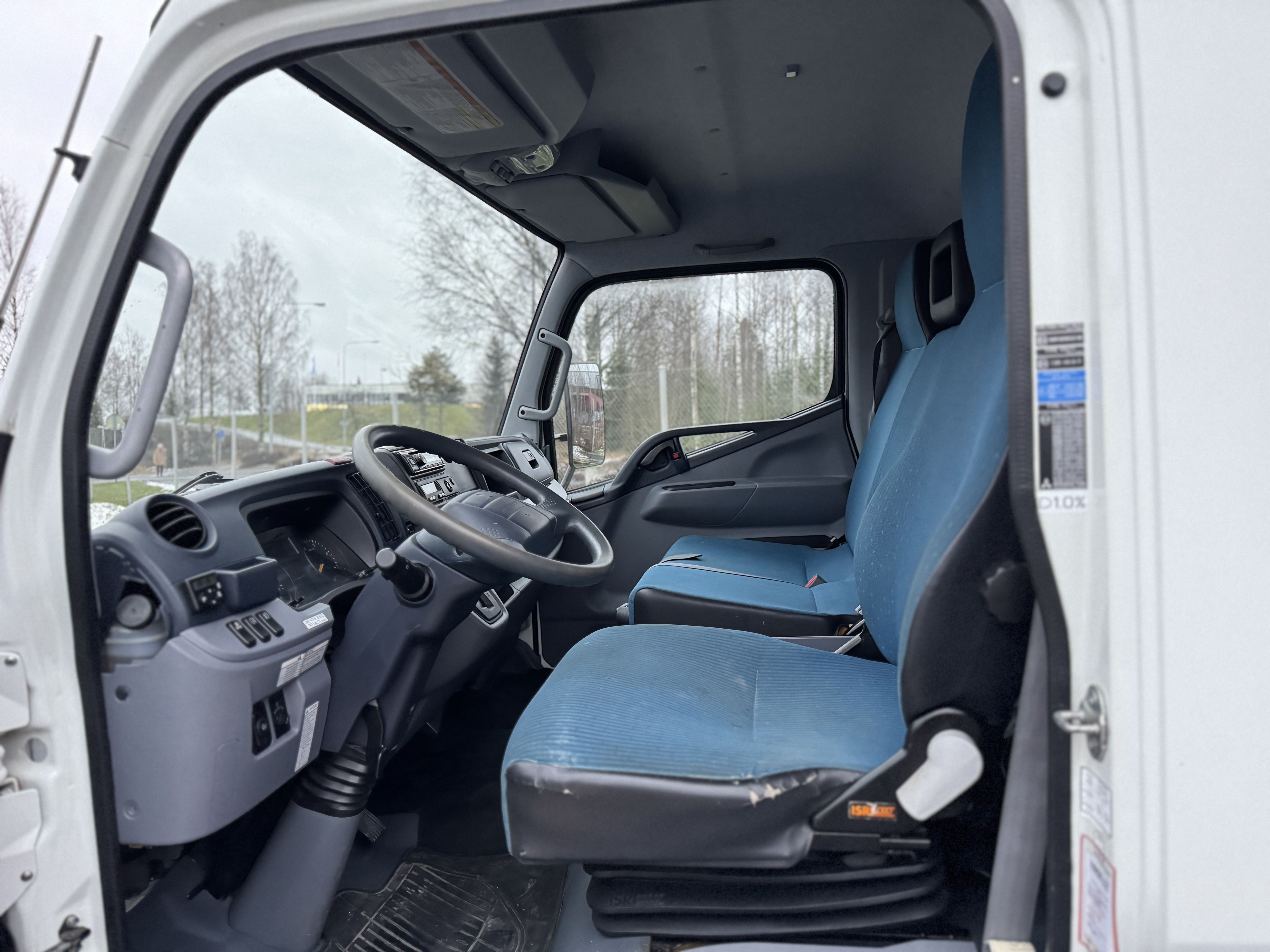 Mitsubishi Canter 2012
