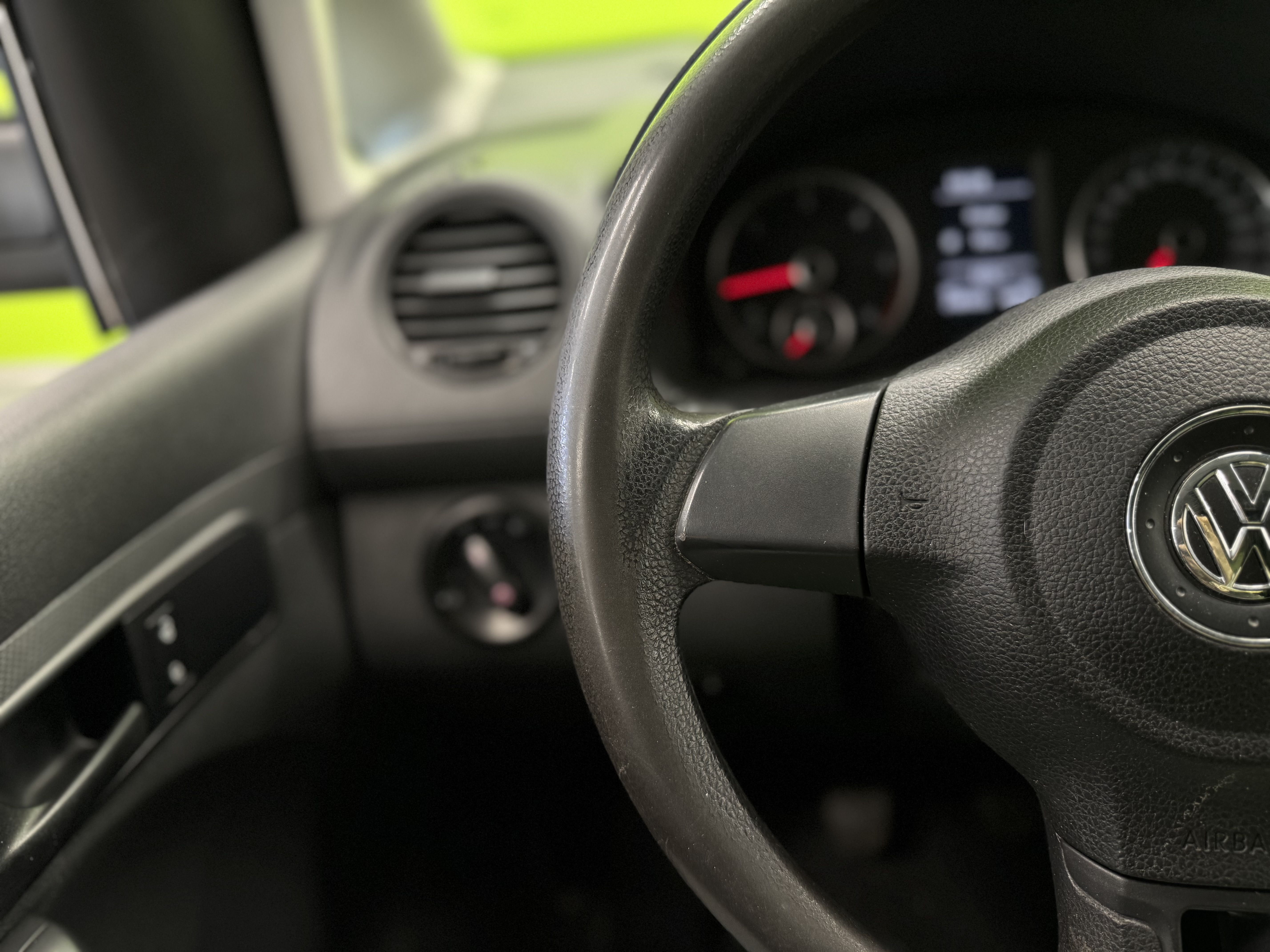 Volkswagen Caddy Maxi 2011