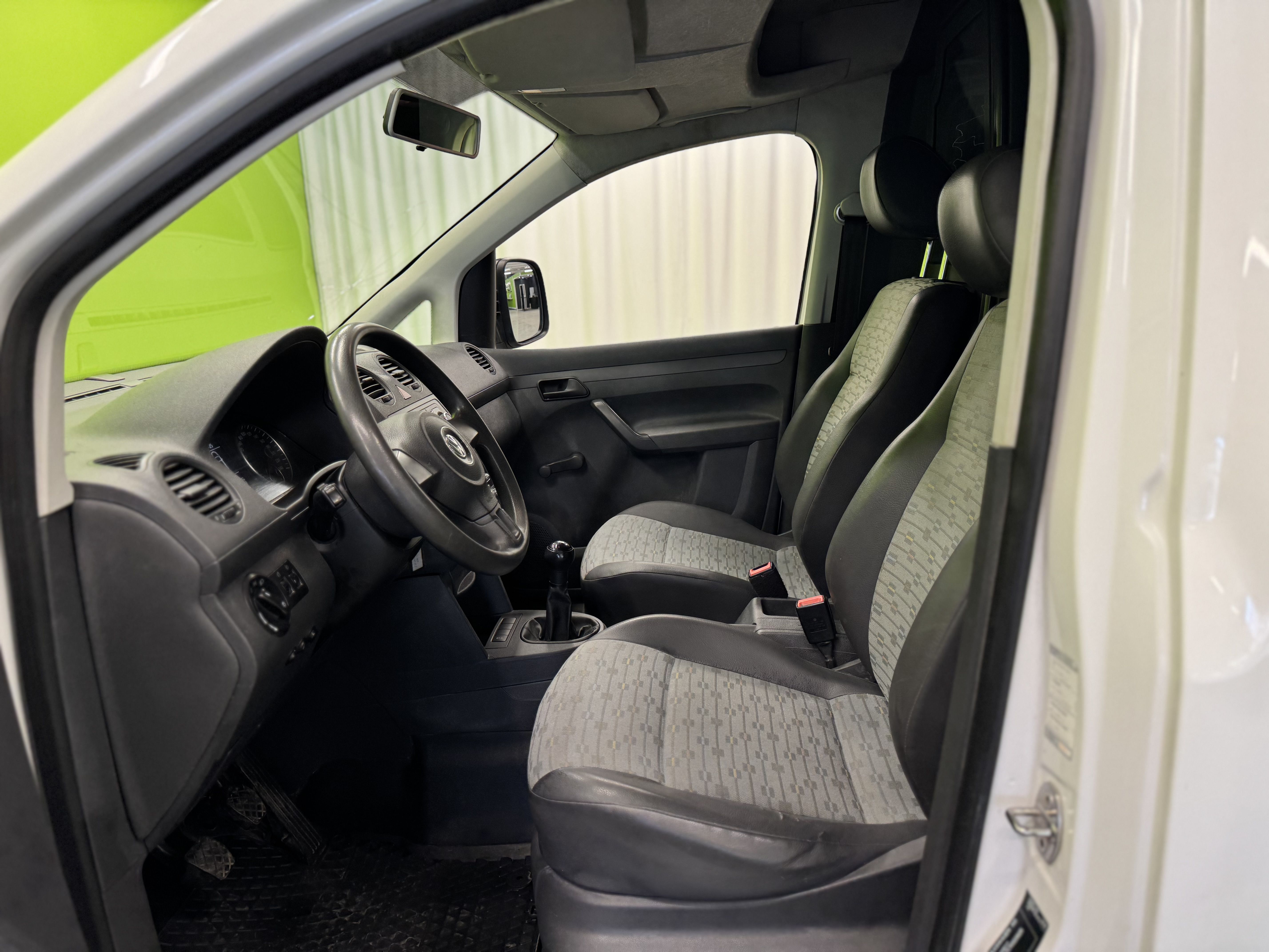 Volkswagen Caddy Maxi 2011