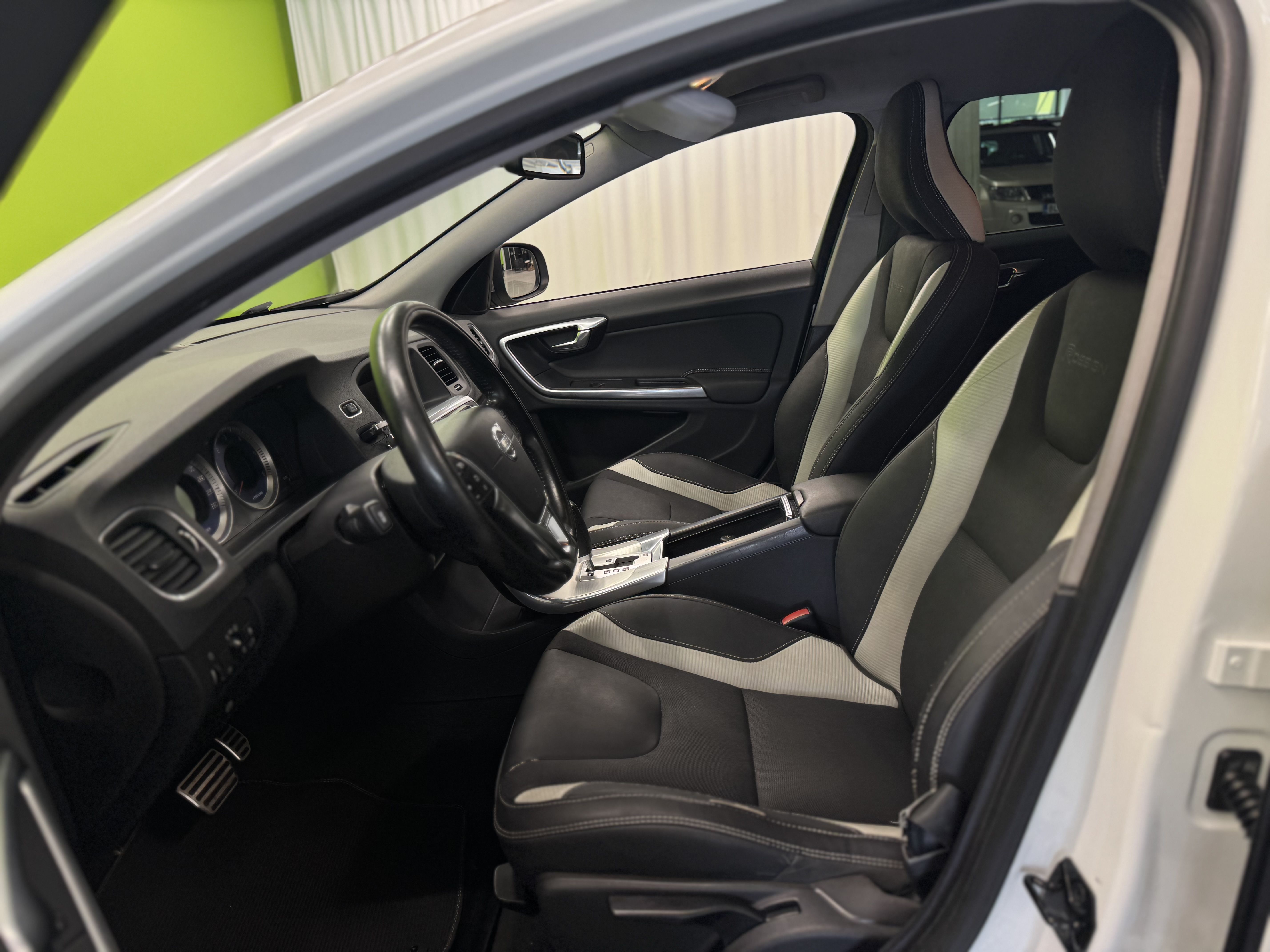 Volvo V60 2012