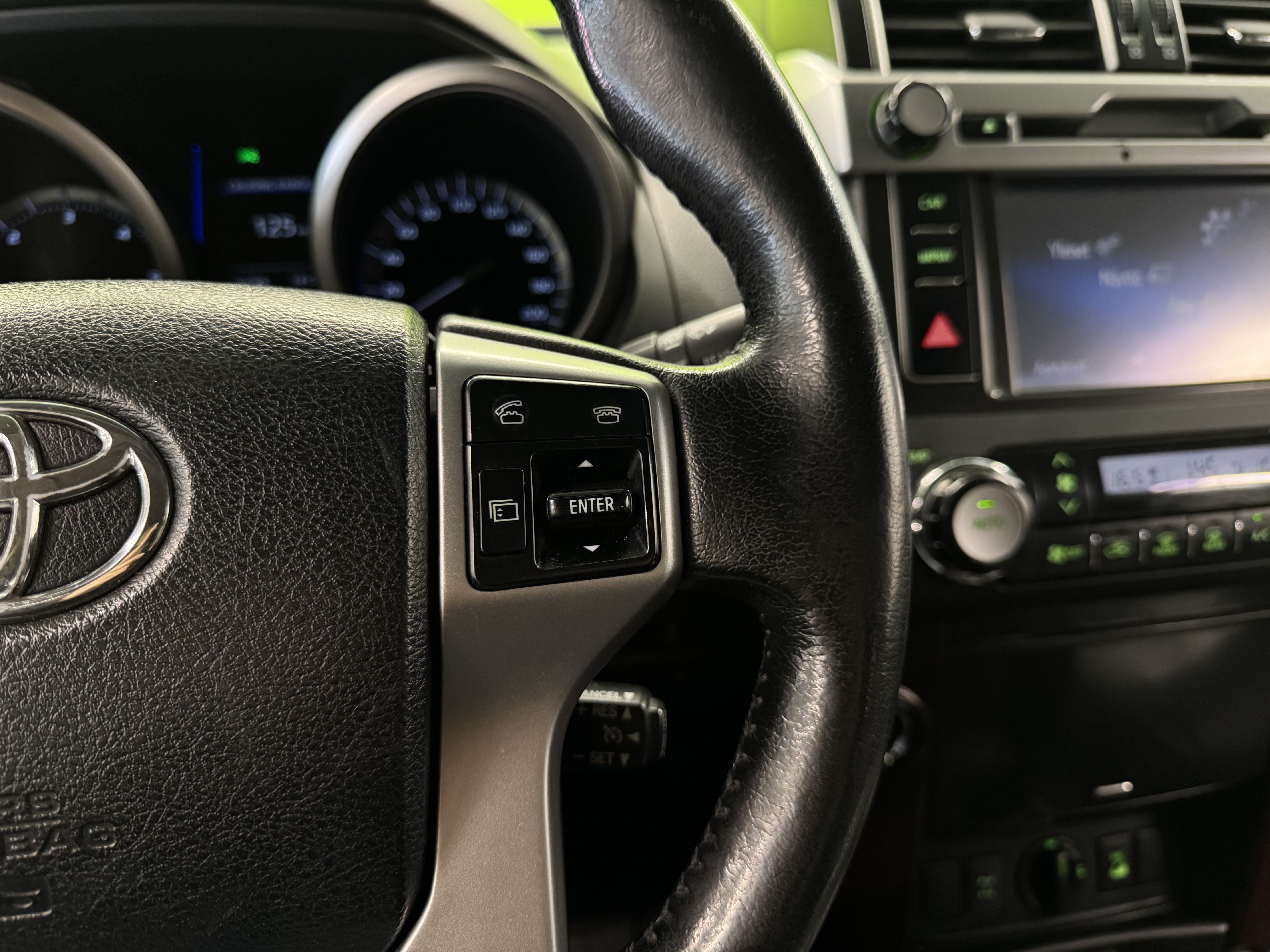Toyota Land Cruiser 2014