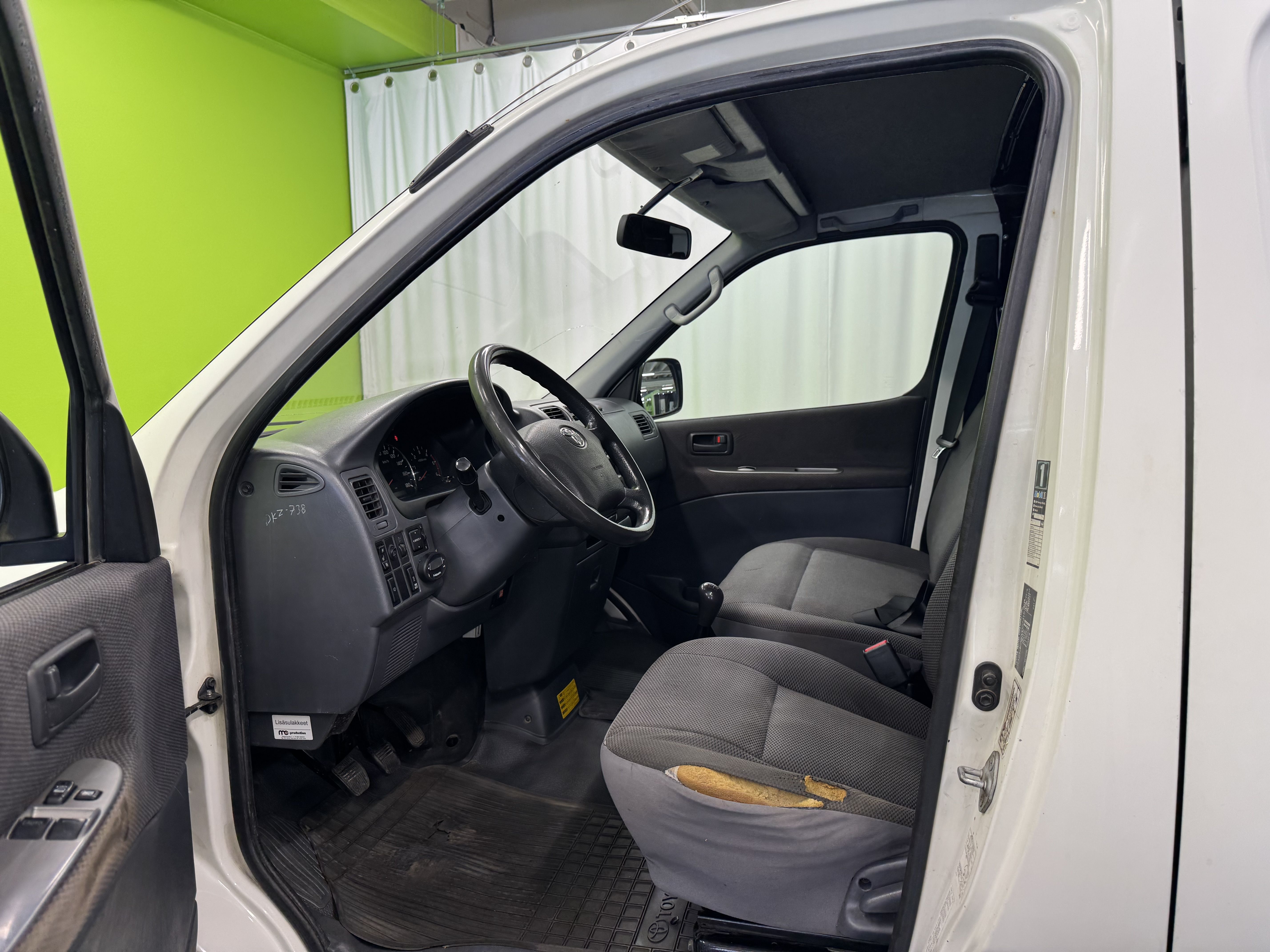 Toyota Hiace 2011
