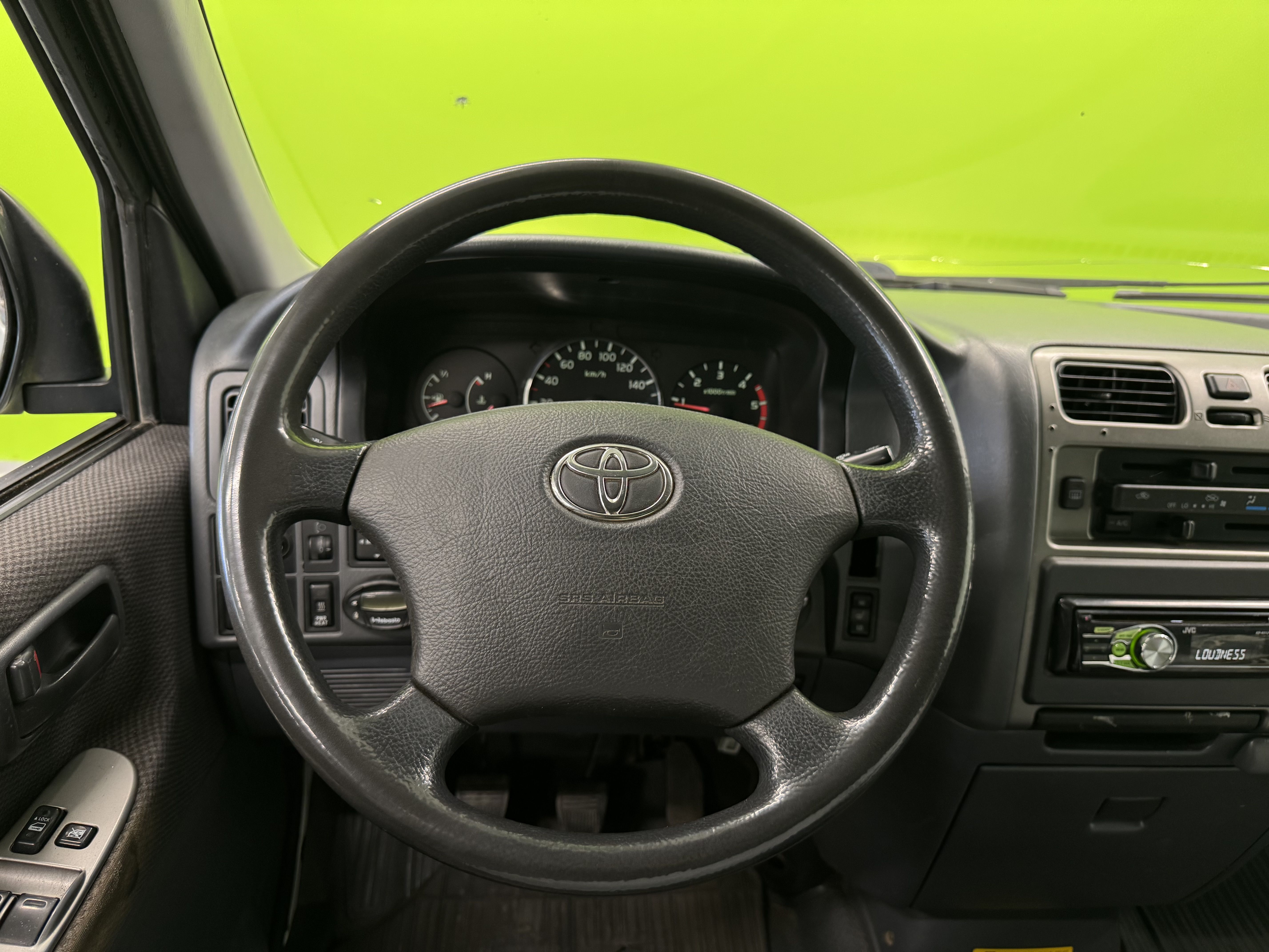 Toyota Hiace 2011