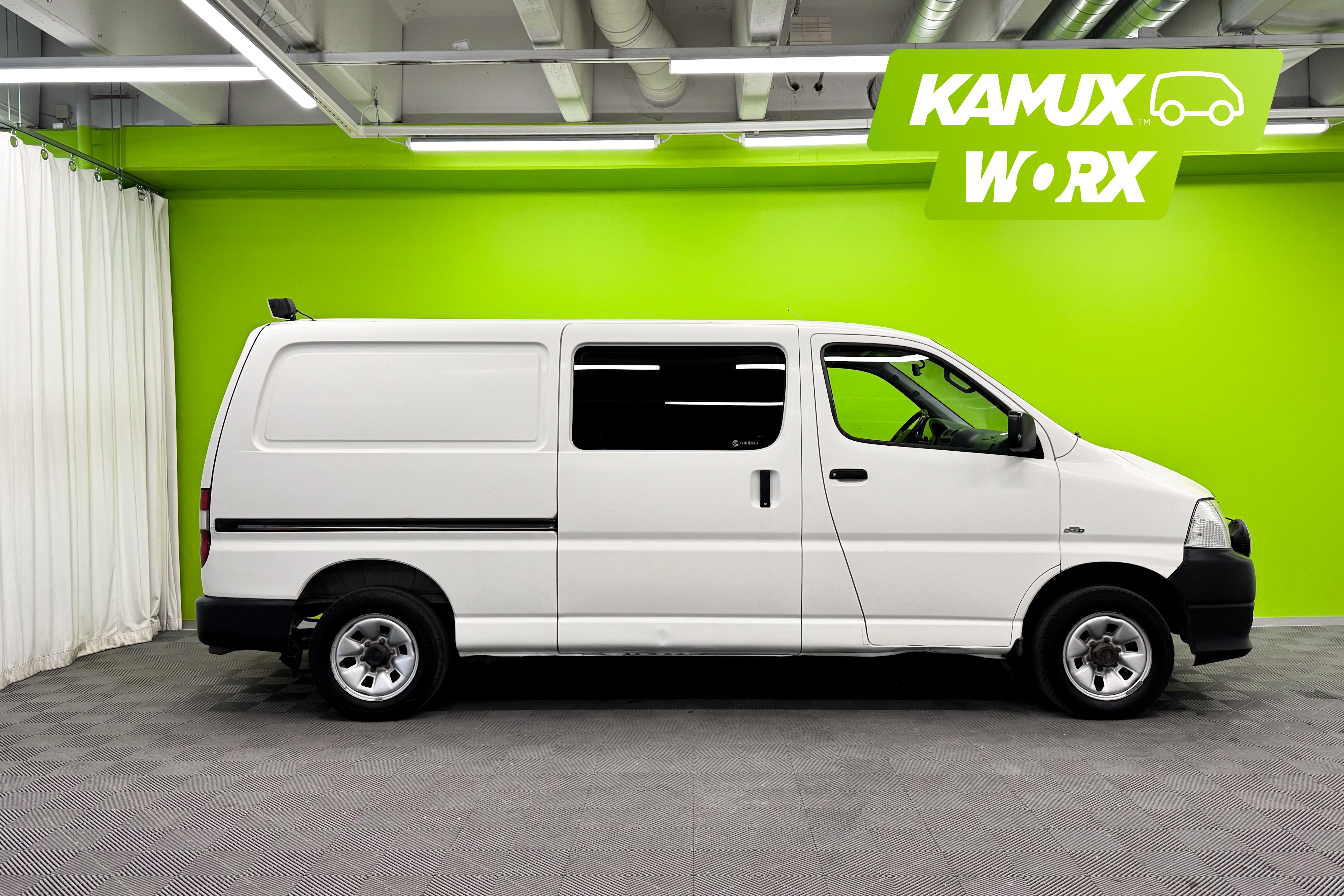 Toyota Hiace 2011