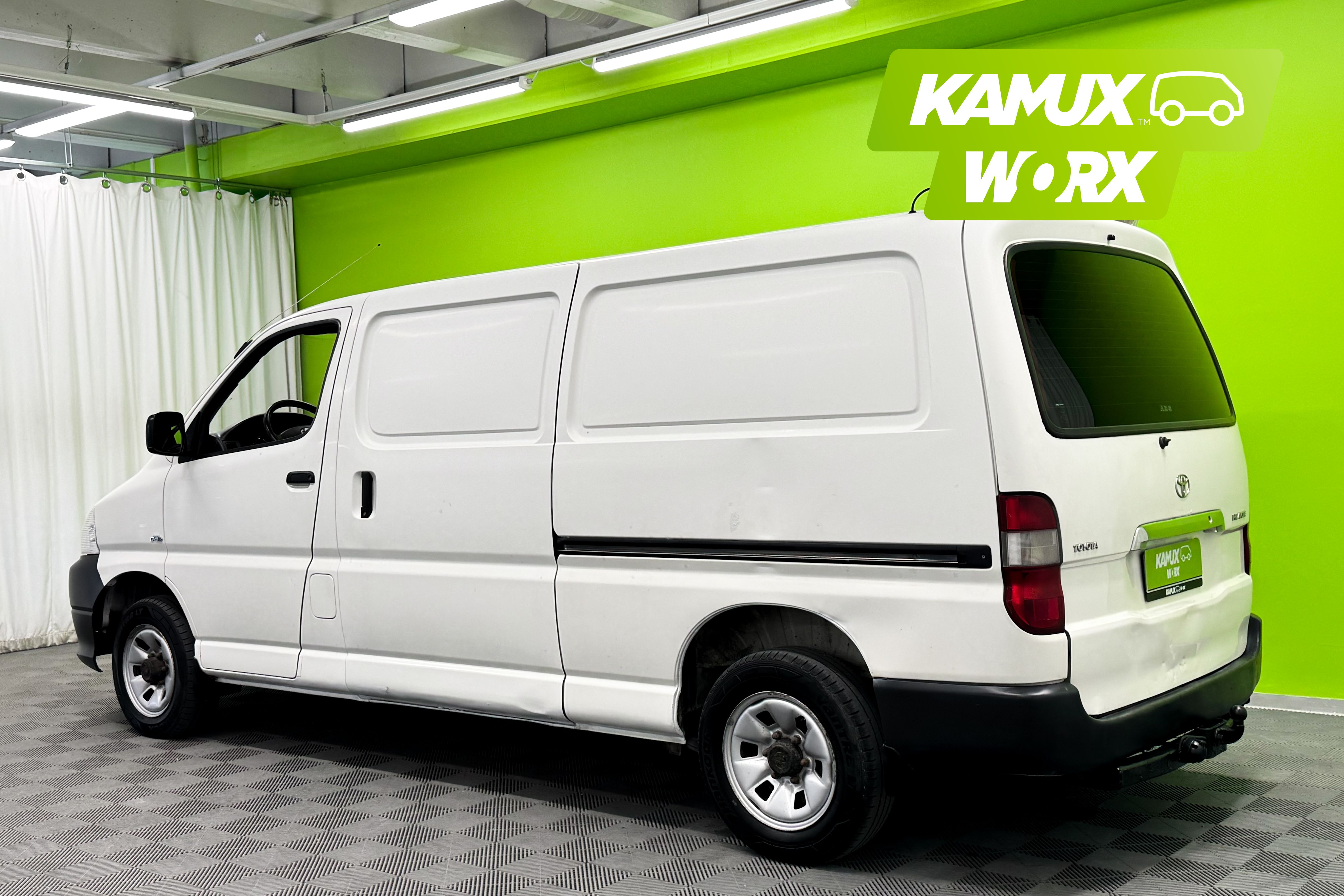 Toyota Hiace 2011
