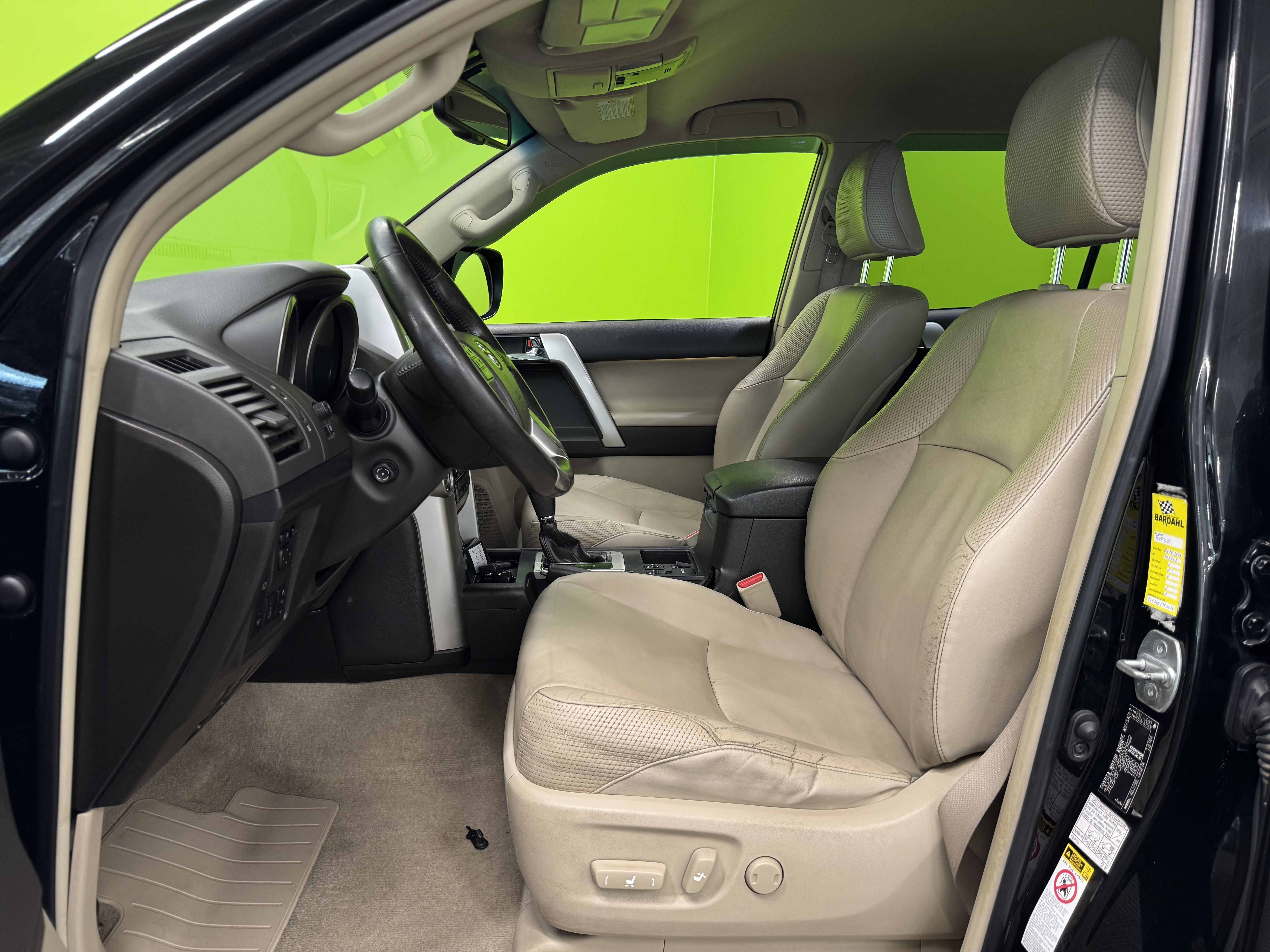Toyota Land Cruiser 2012