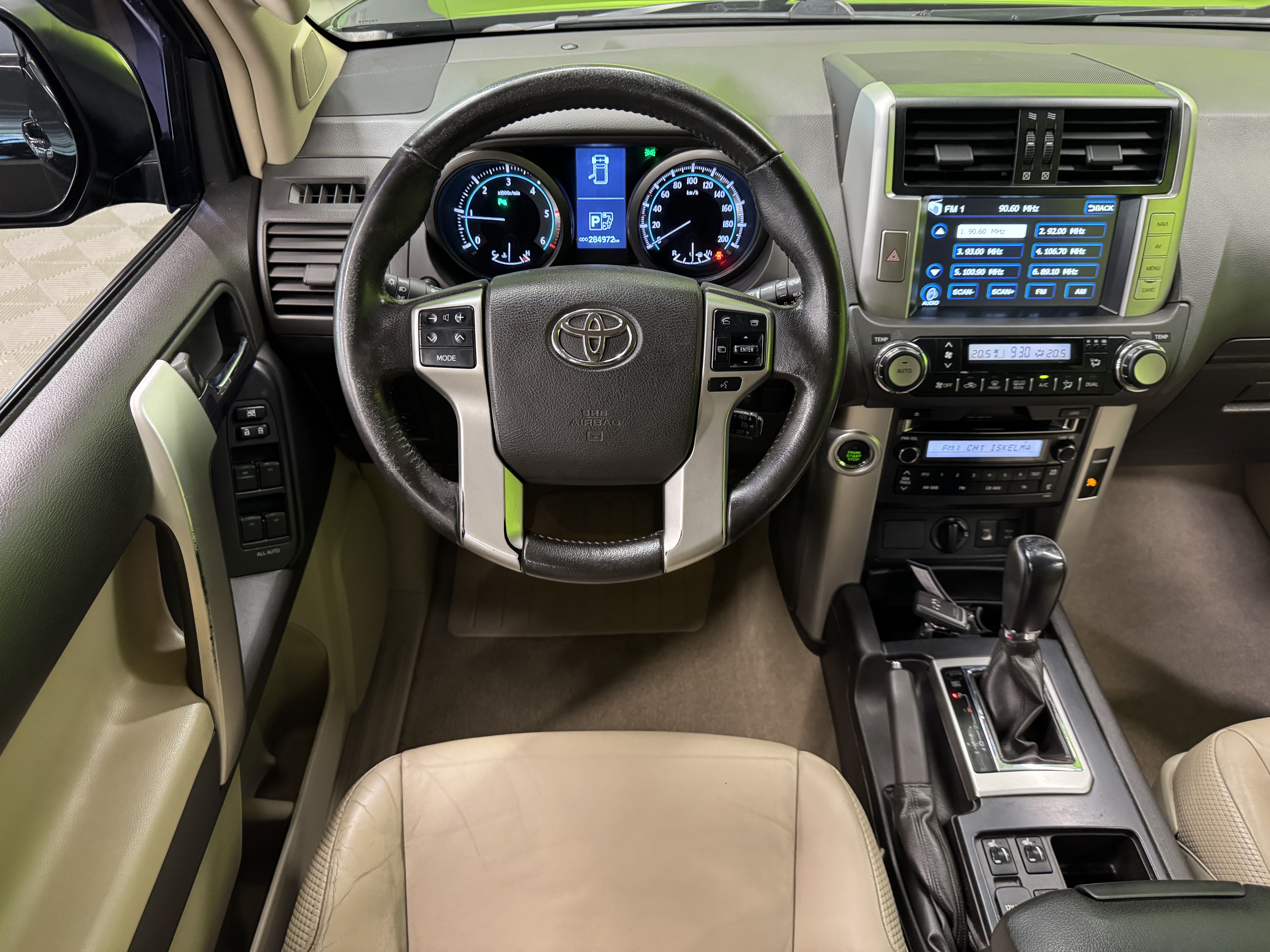 Toyota Land Cruiser 2012