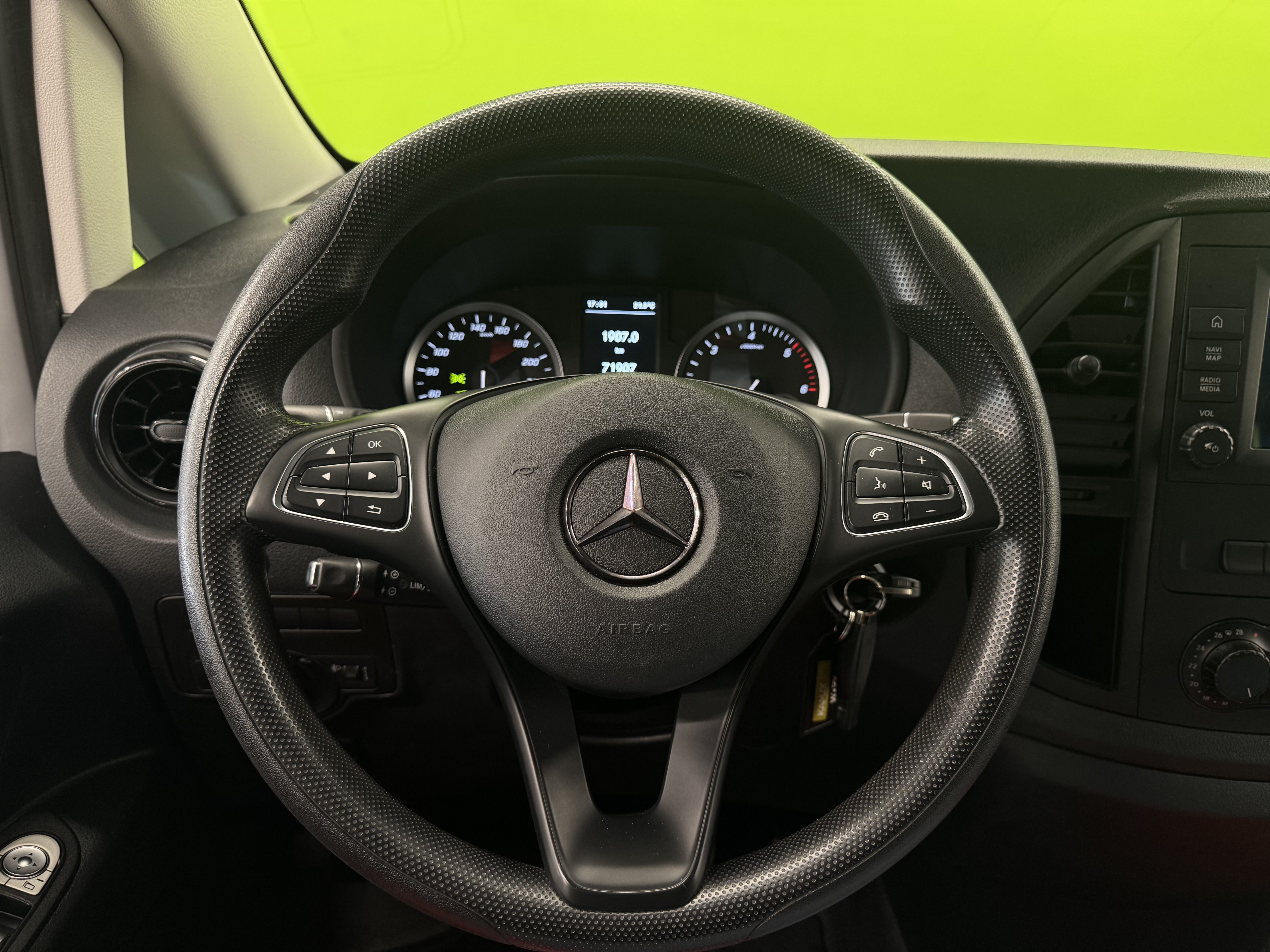 Mercedes-Benz Vito 2023