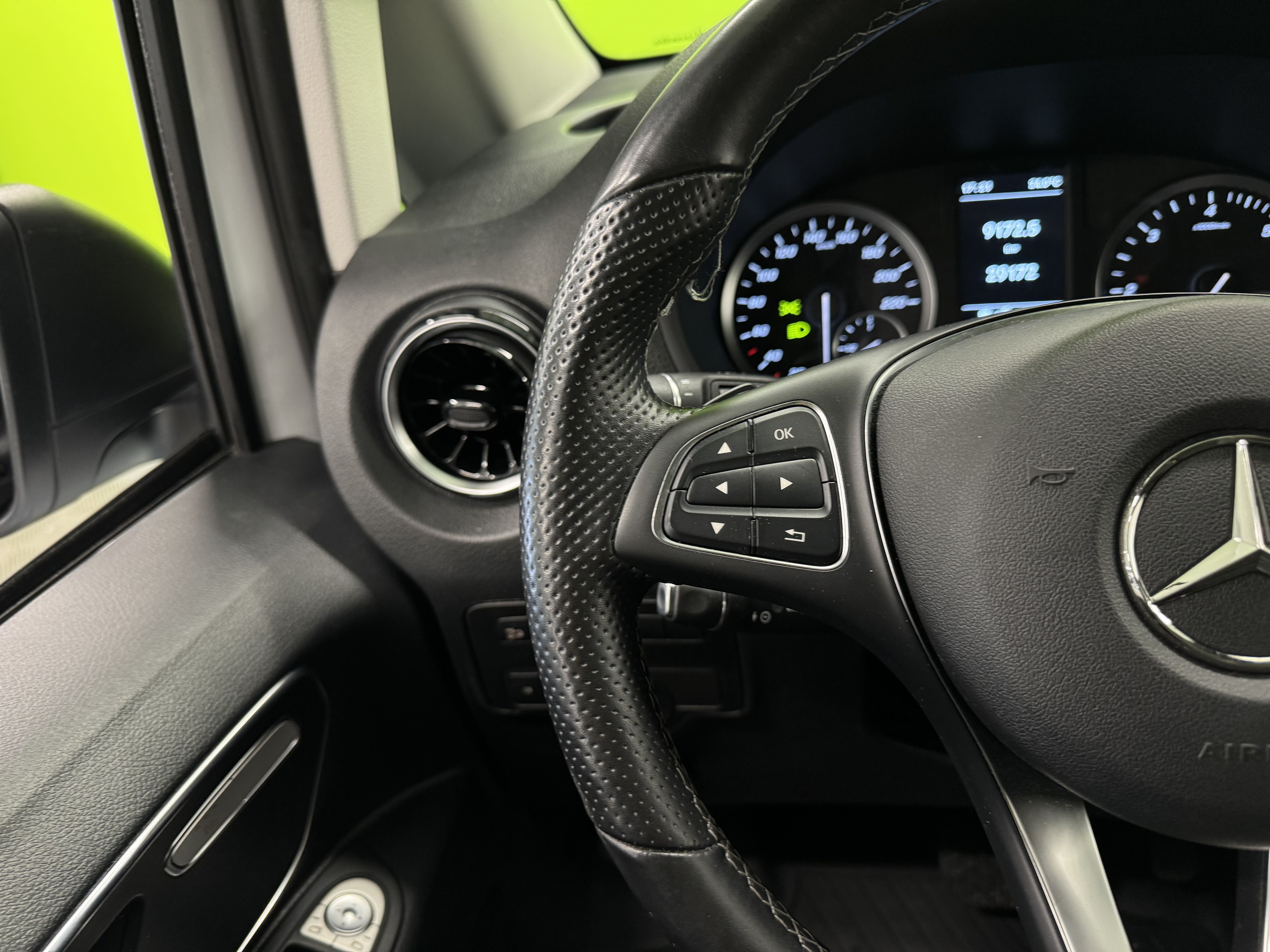Mercedes-Benz Vito 2023