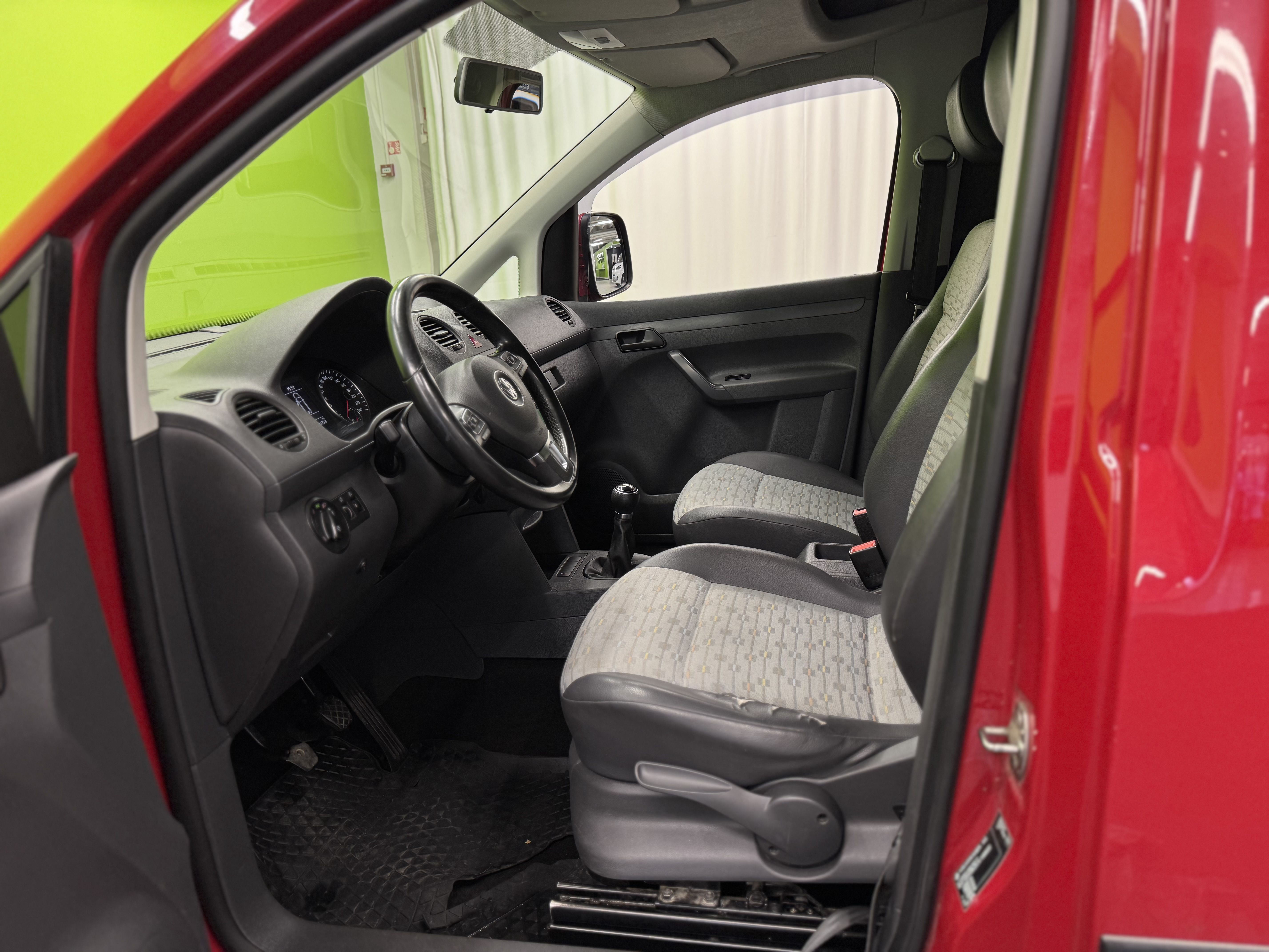 Volkswagen Caddy Maxi 2012
