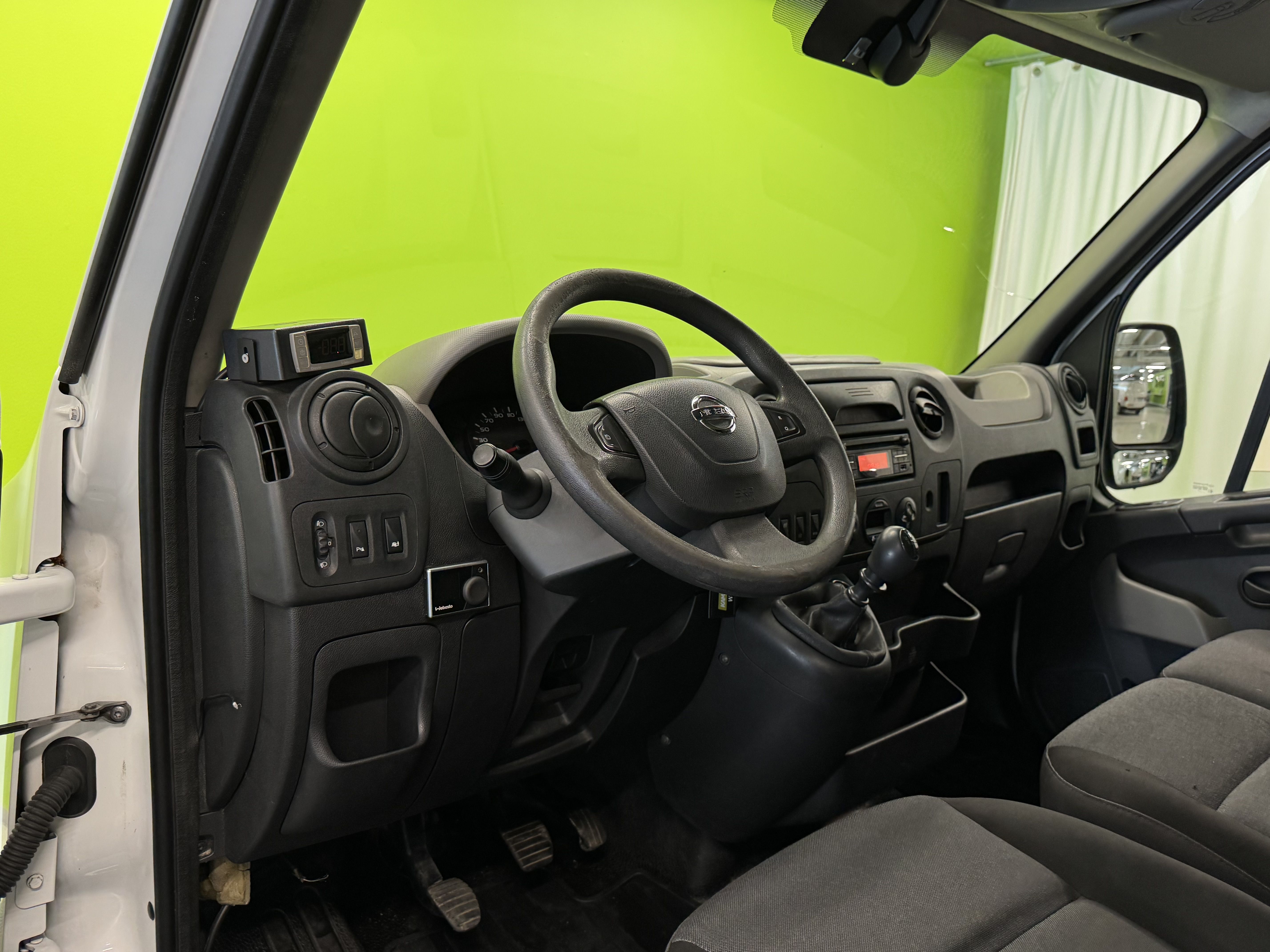 Nissan NV400 2016