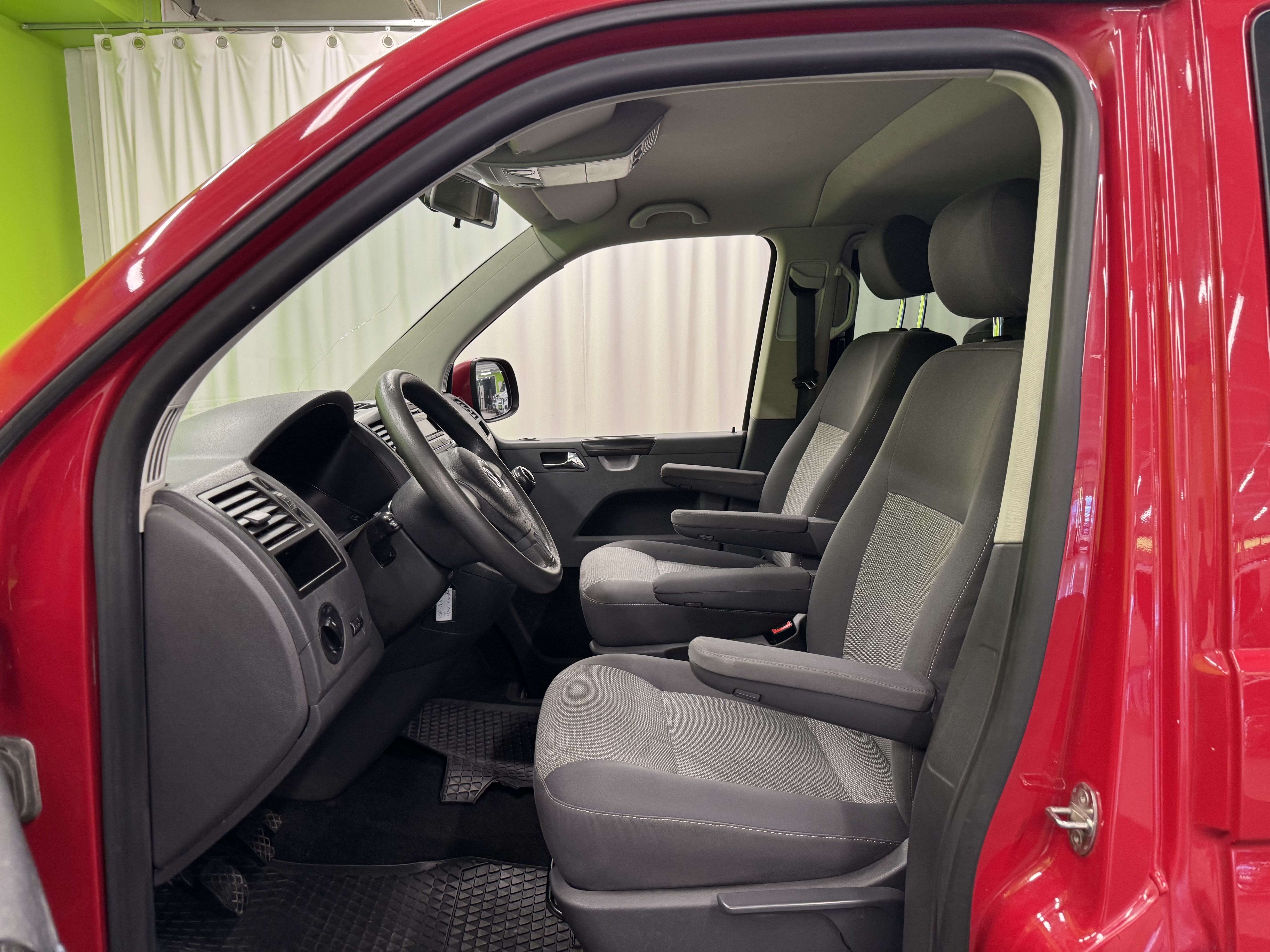 Volkswagen Caravelle 2010