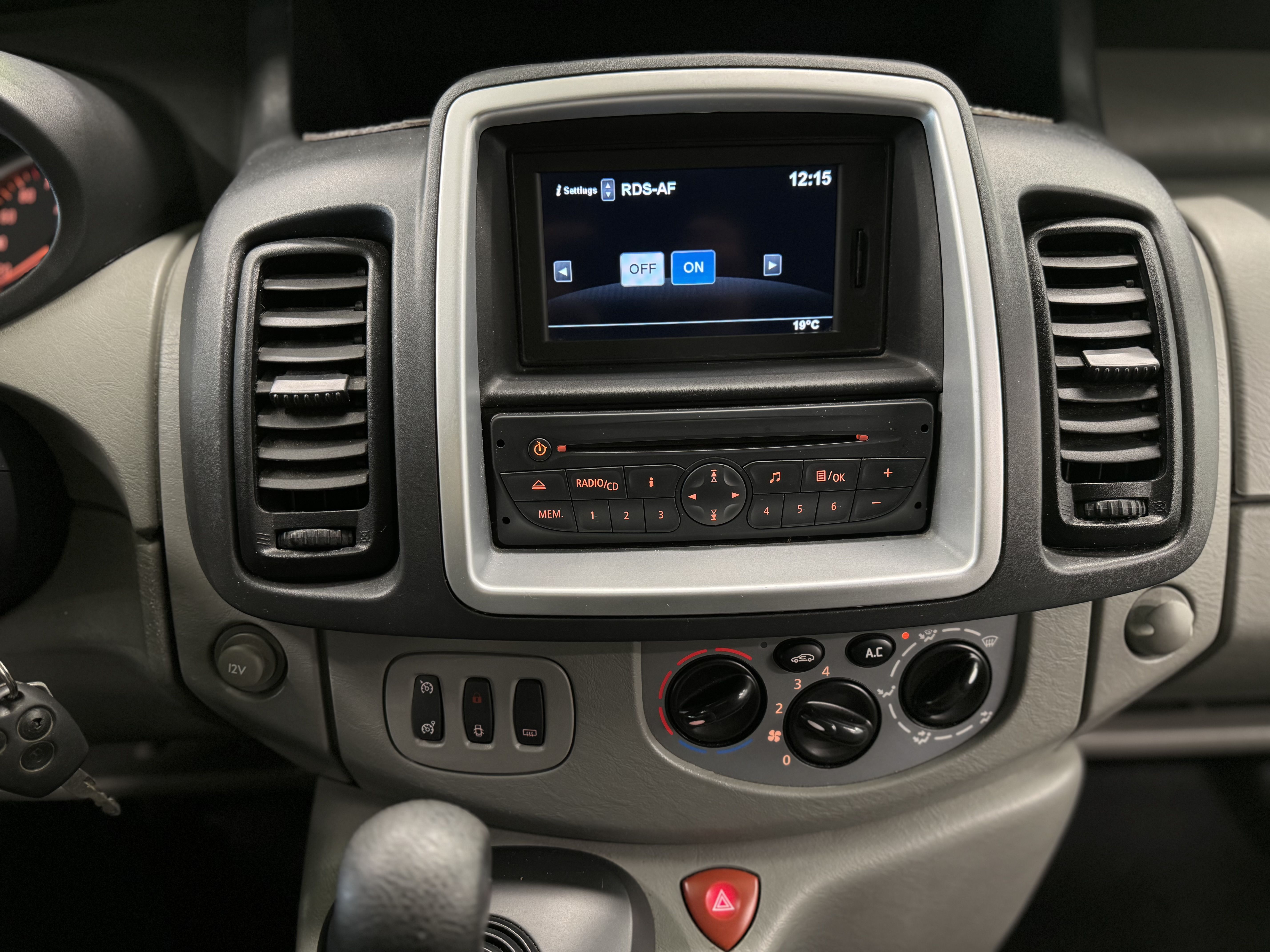 Opel Vivaro 2012