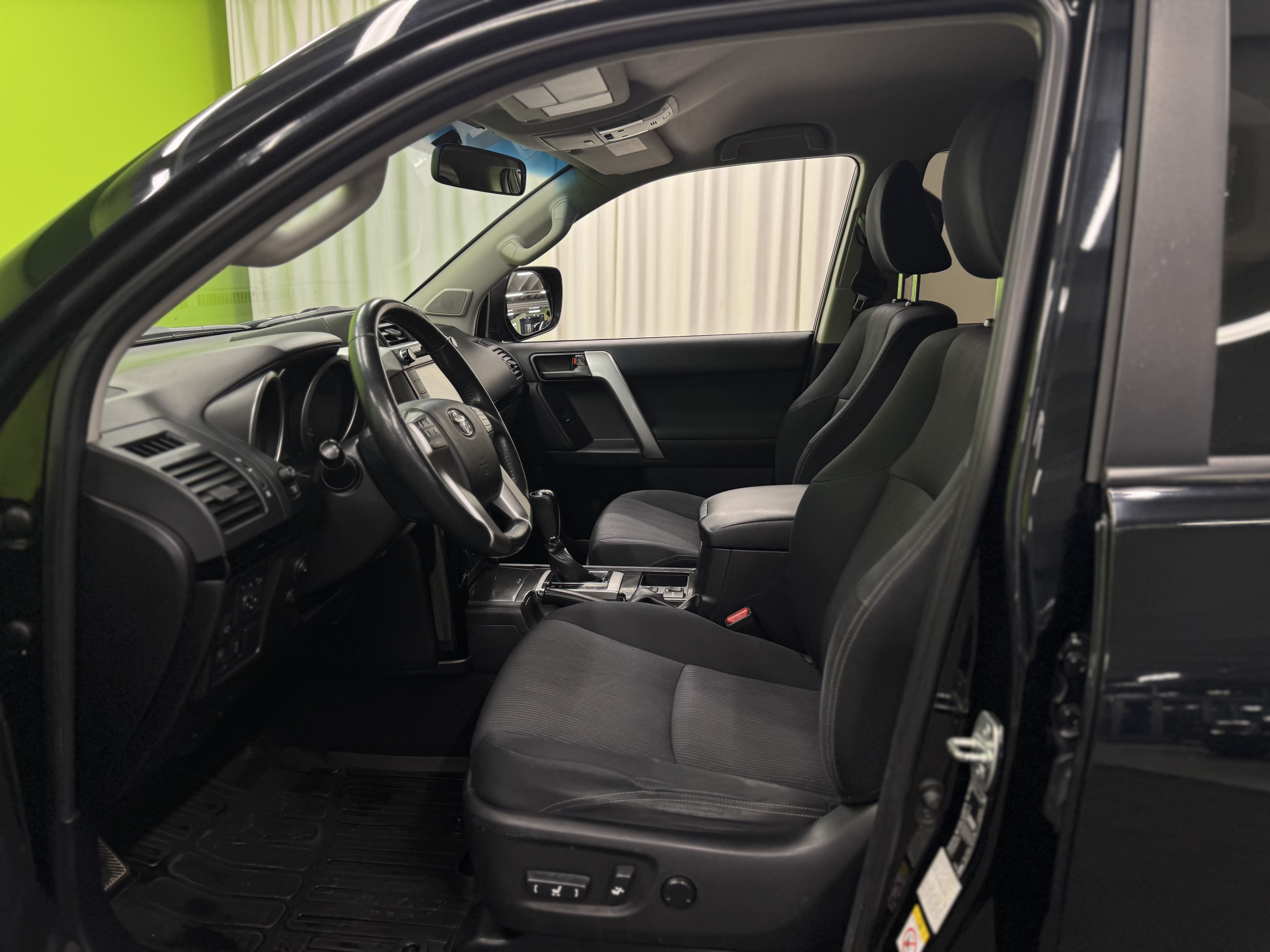 Toyota Land Cruiser 2016