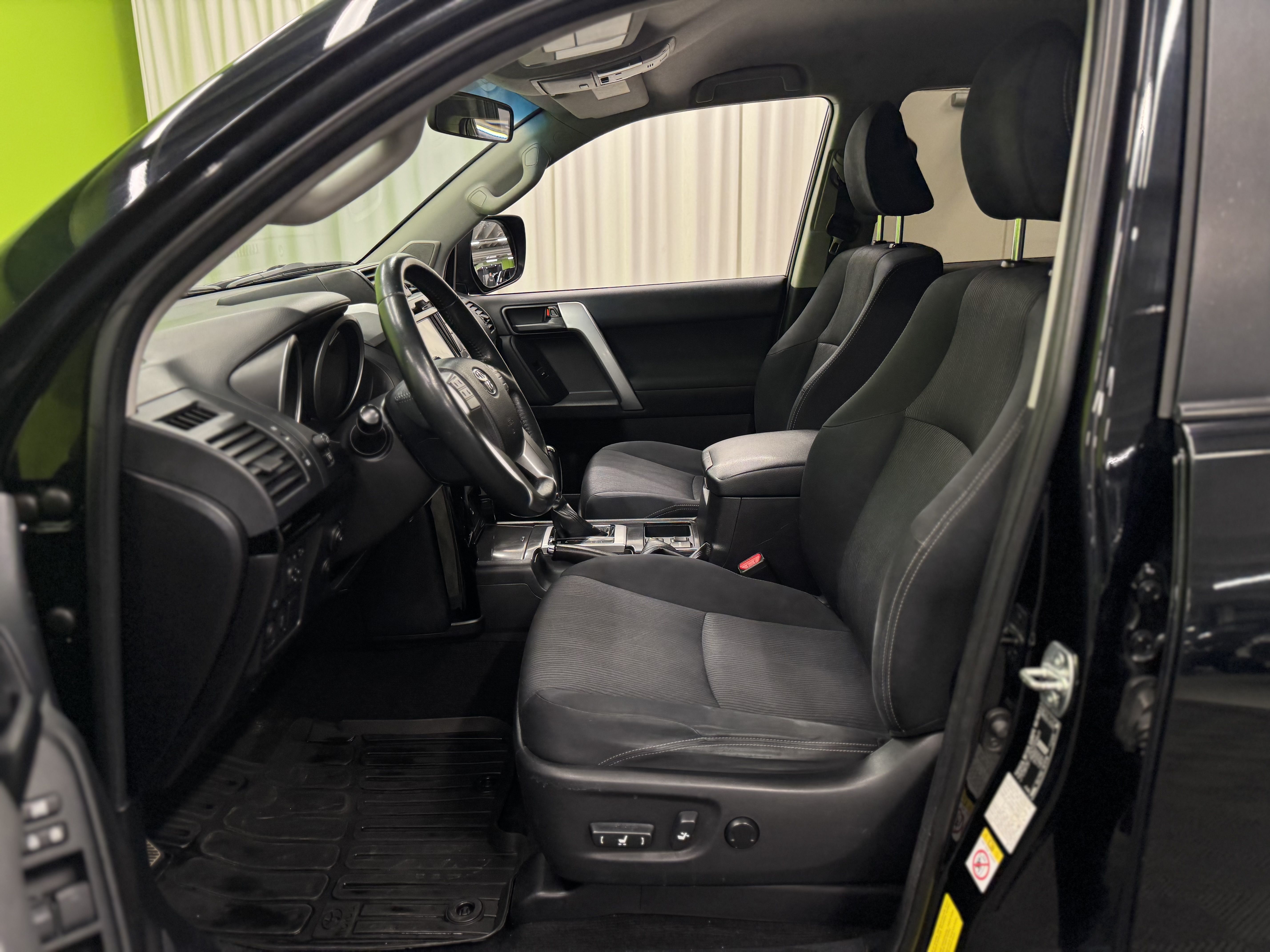 Toyota Land Cruiser 2016