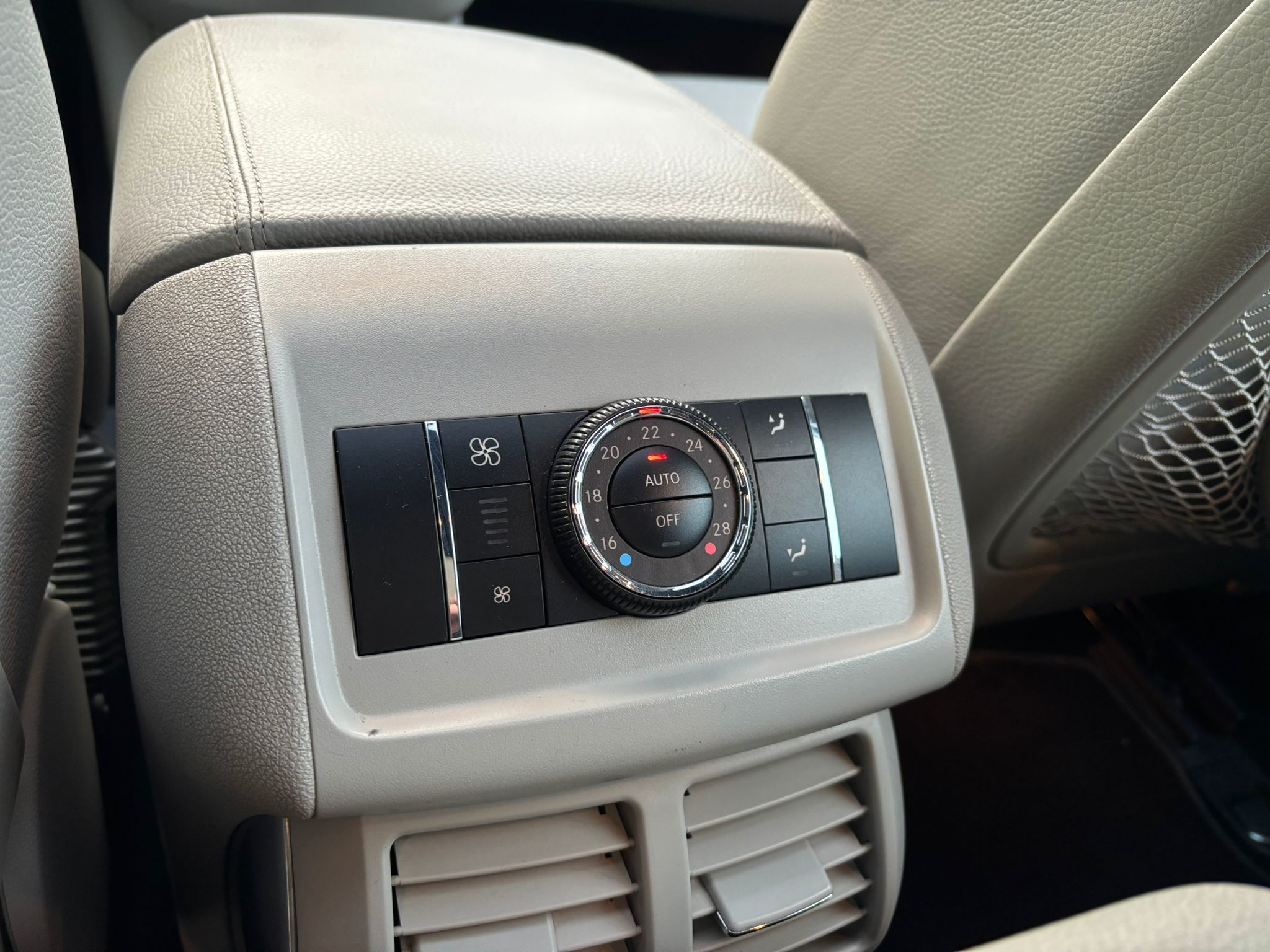 Mercedes-Benz R 2010