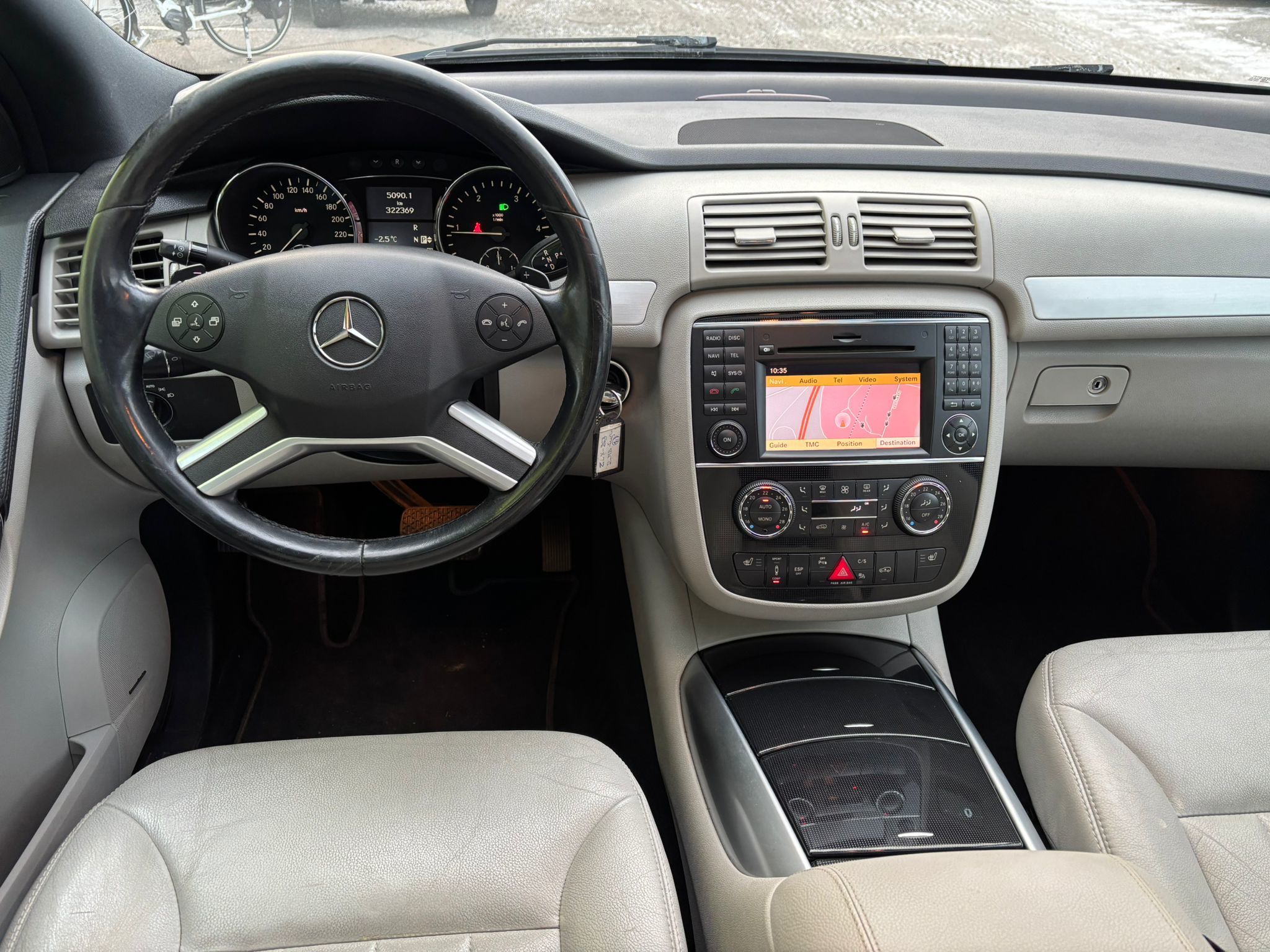 Mercedes-Benz R 2010