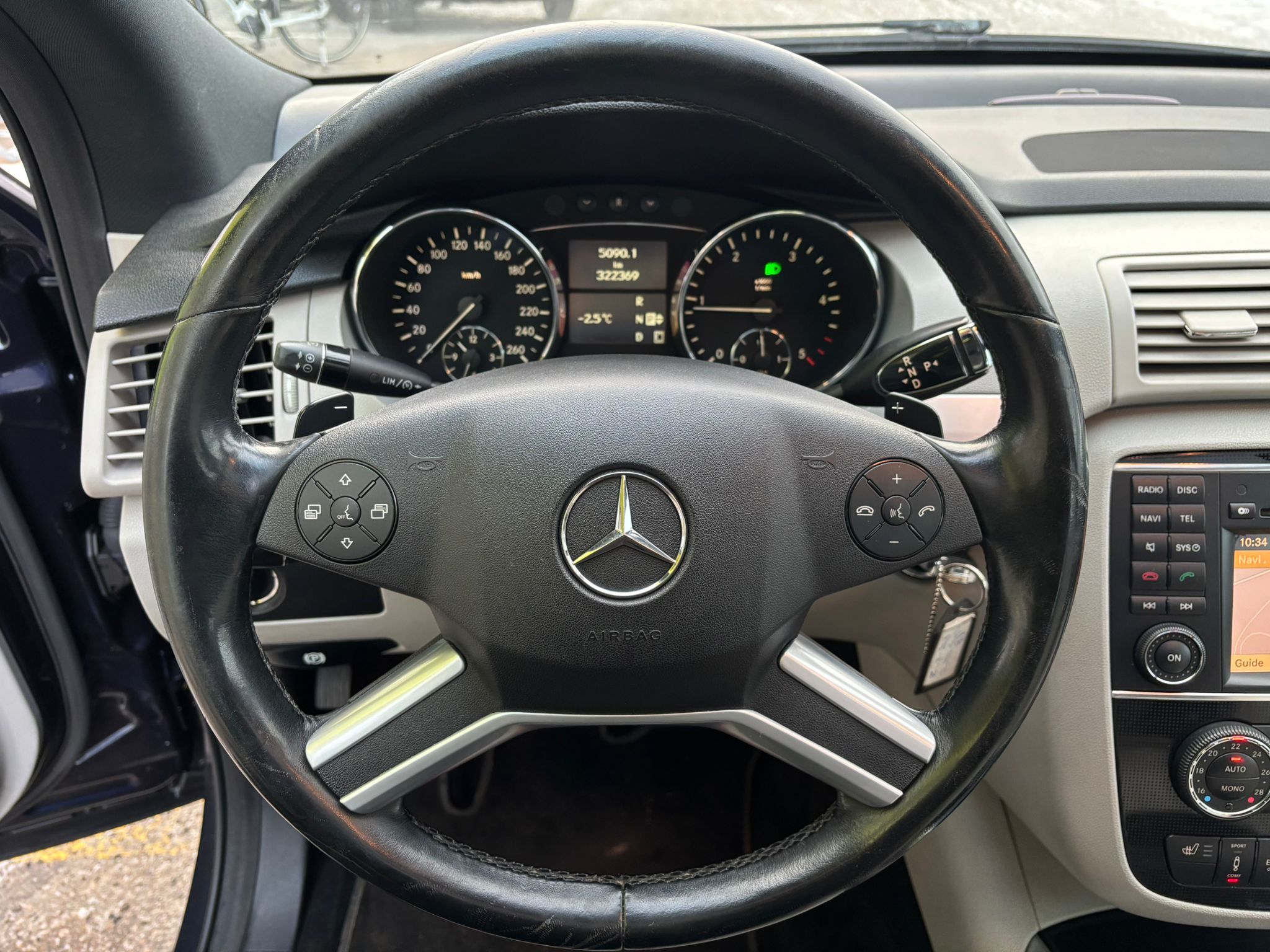 Mercedes-Benz R 2010