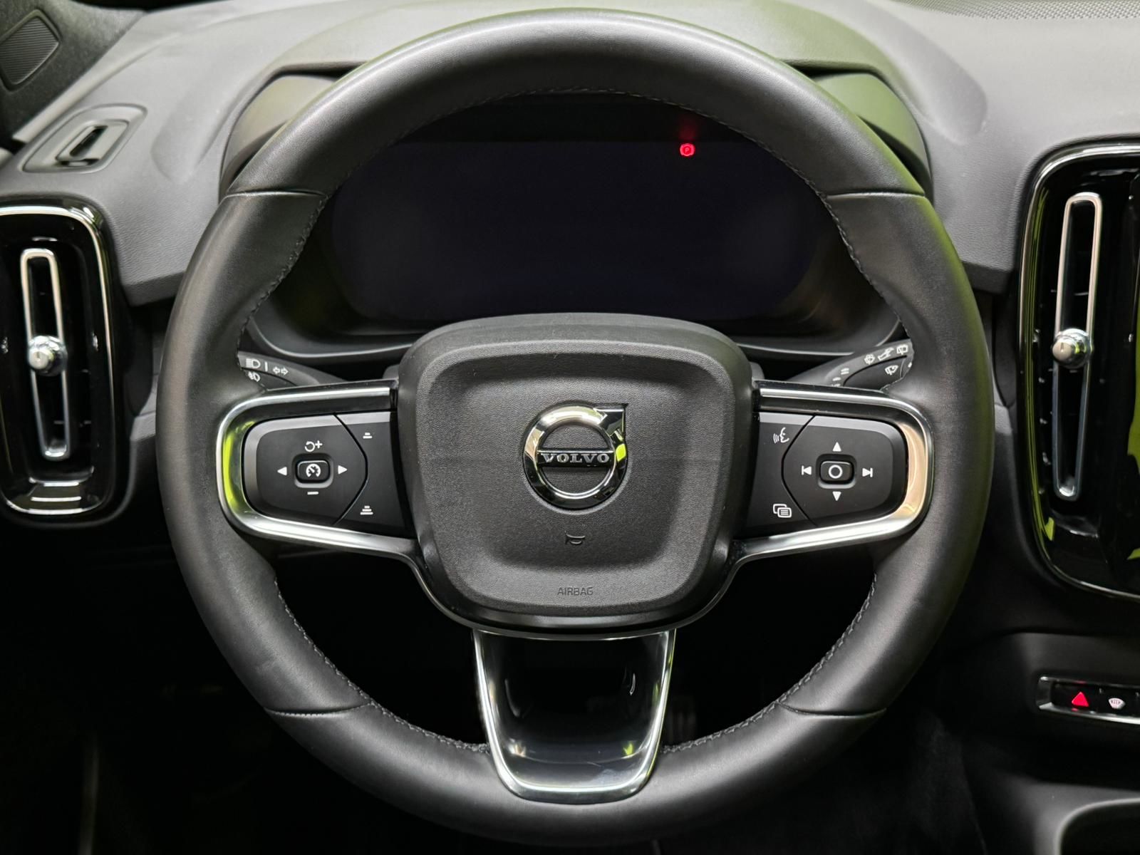 Volvo XC40 2023