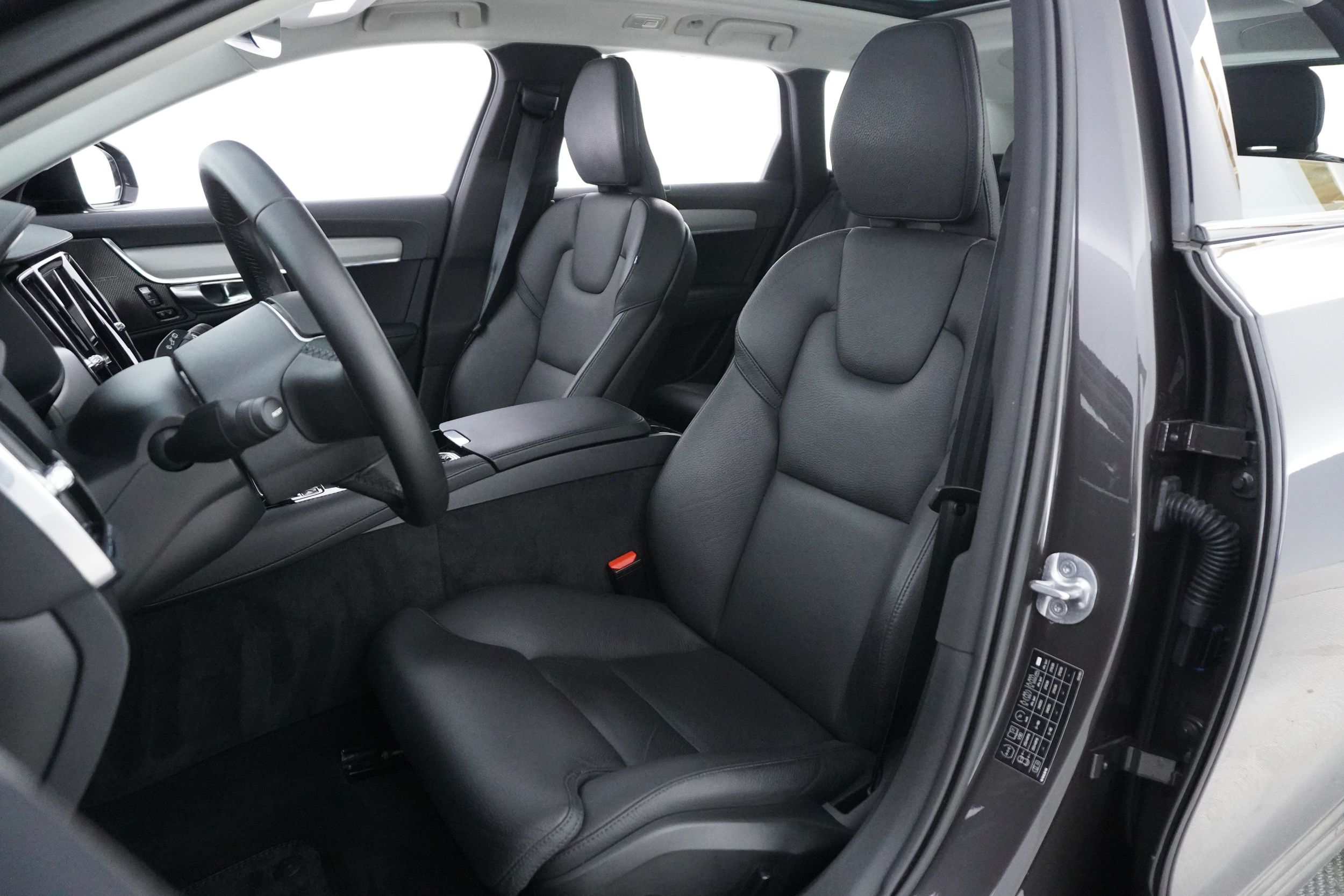 Volvo V90 2023