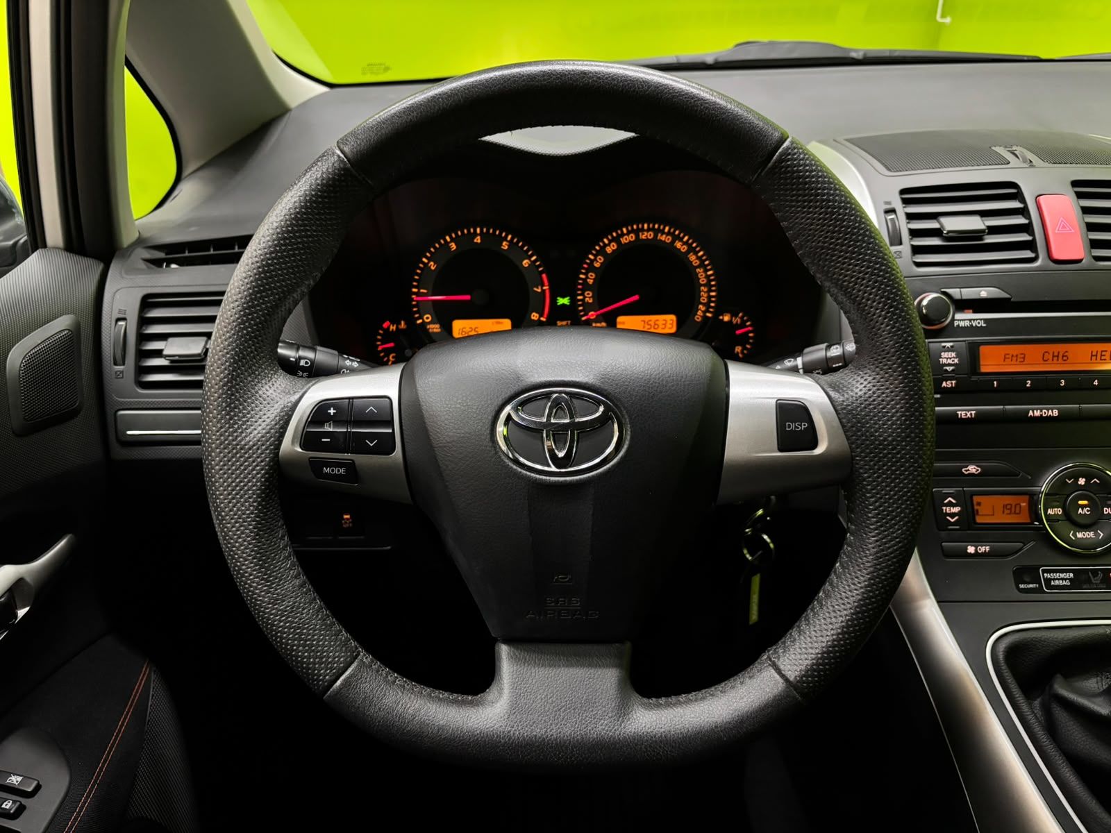 Toyota Auris 2012