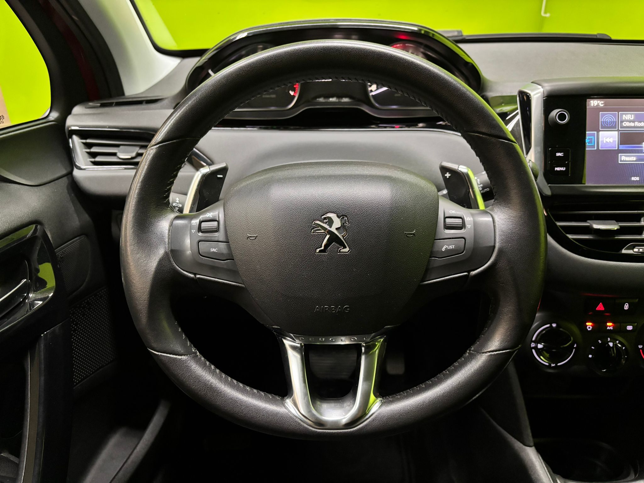 Peugeot 208 2016