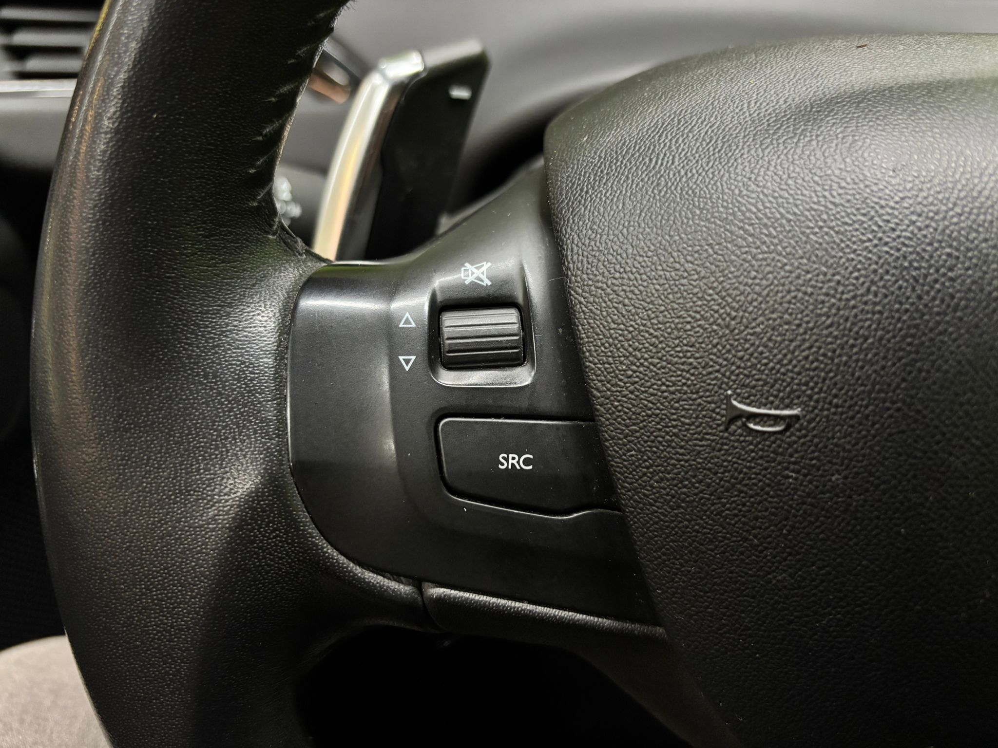 Peugeot 208 2016