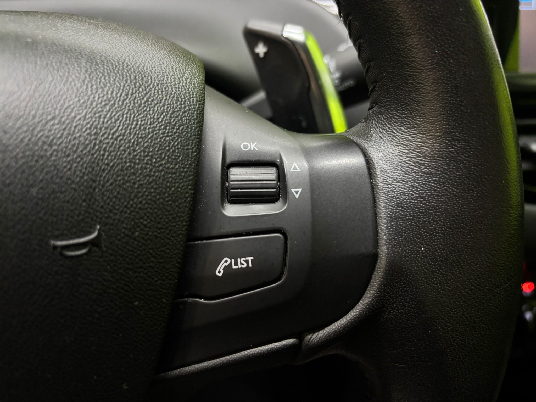Peugeot 208 2016