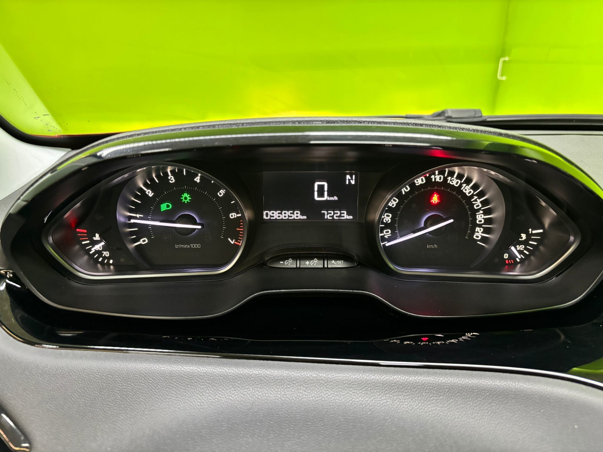 Peugeot 208 2016