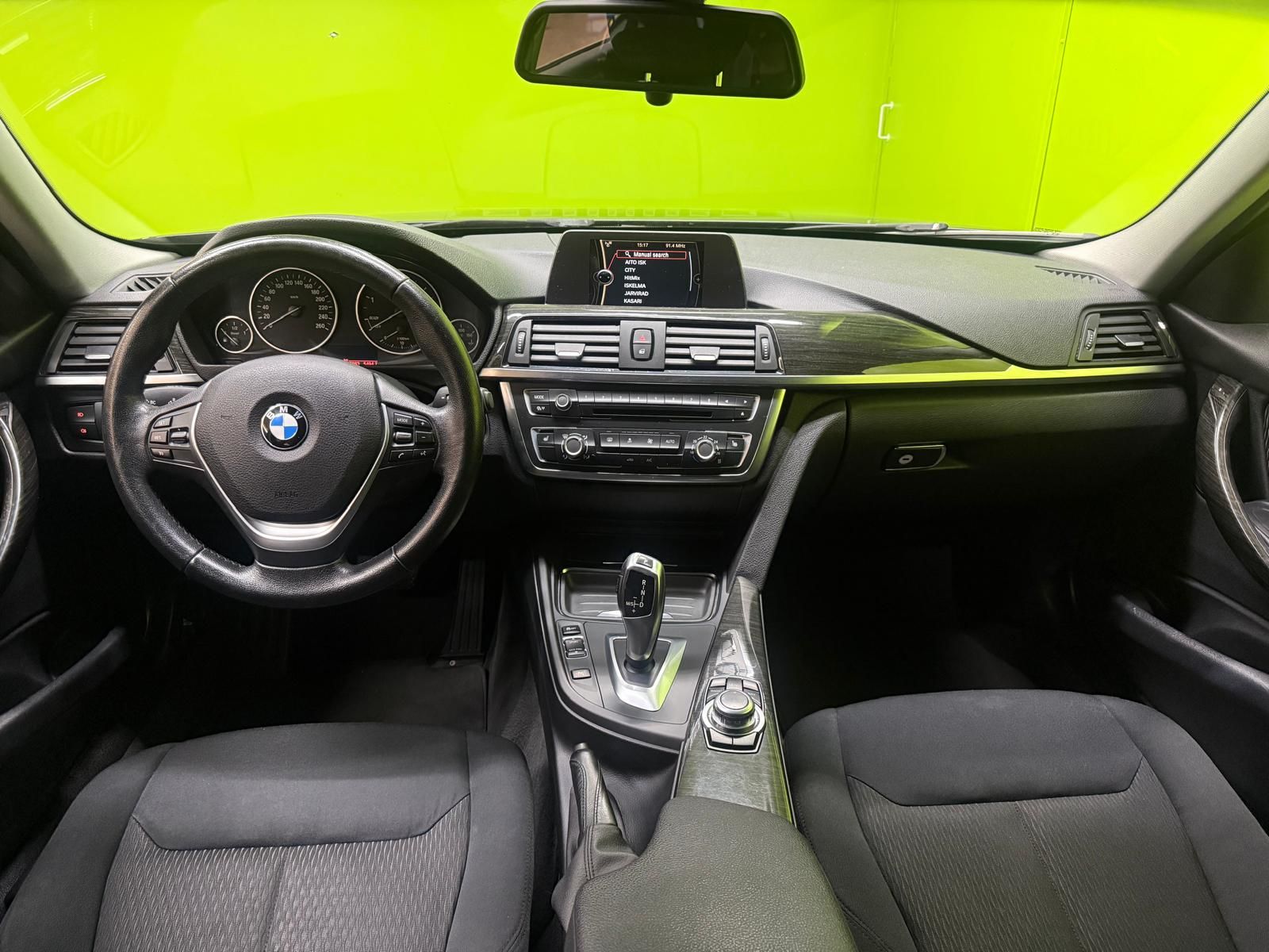 BMW 318 2014
