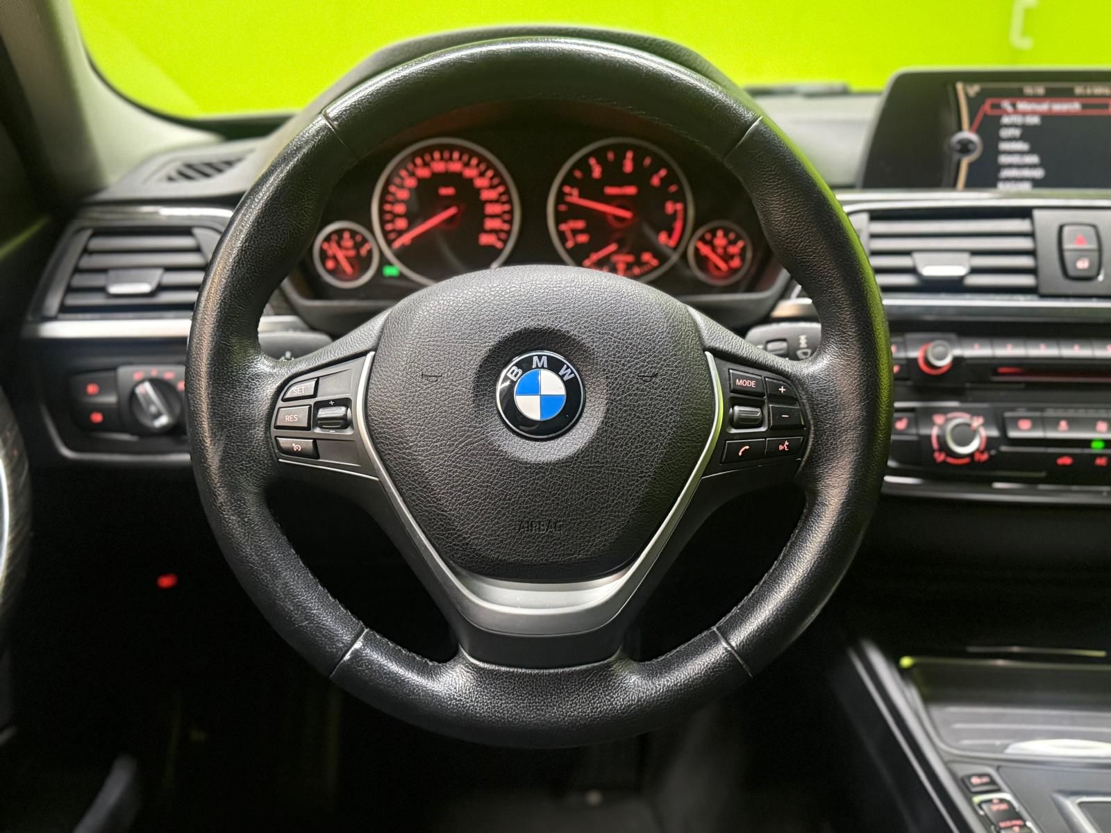 BMW 318 2014