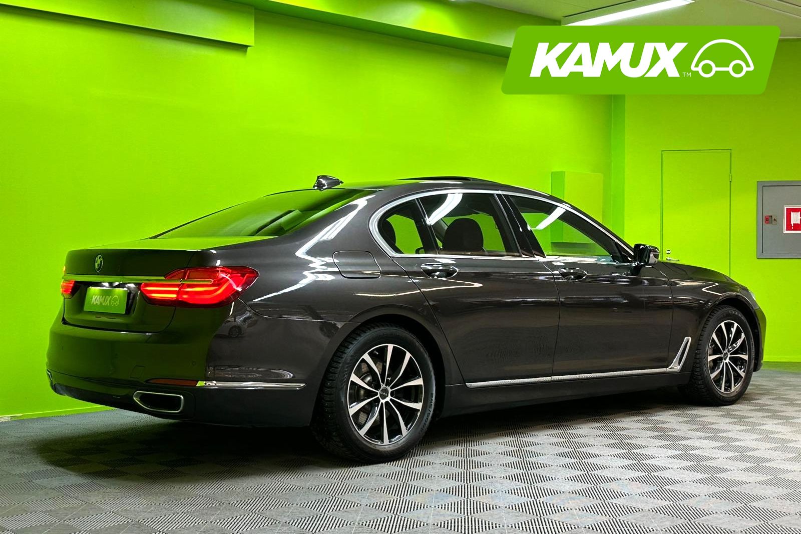 BMW 730 2016