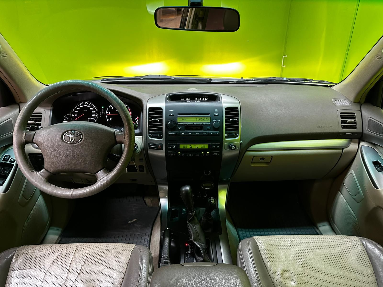 Toyota Land Cruiser 2004