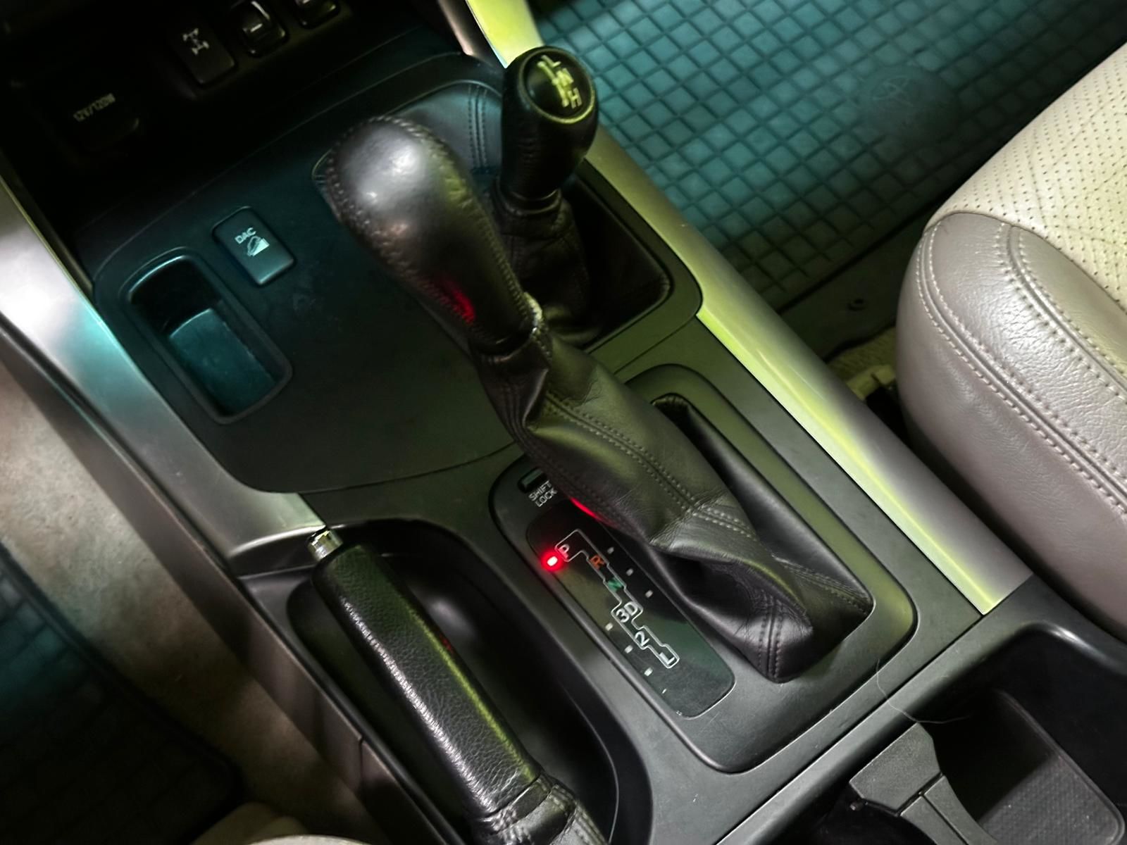 Toyota Land Cruiser 2004