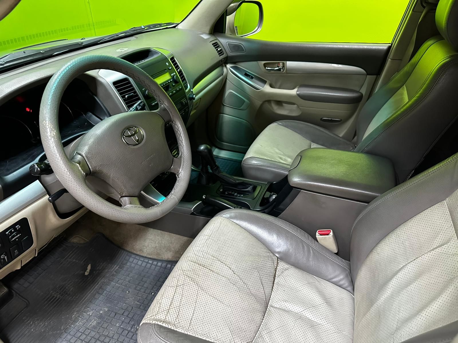 Toyota Land Cruiser 2004