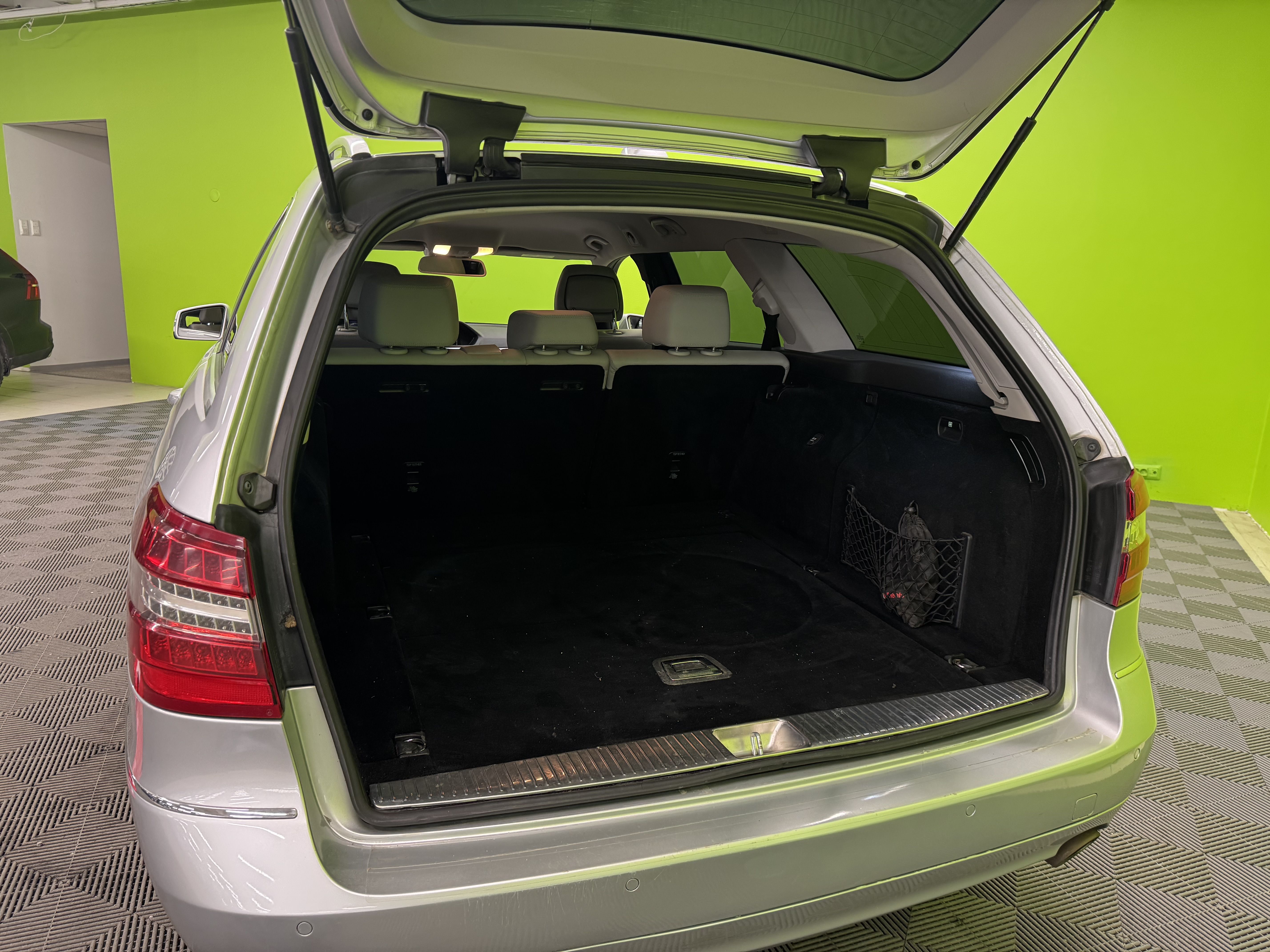 Mercedes-Benz E 2010