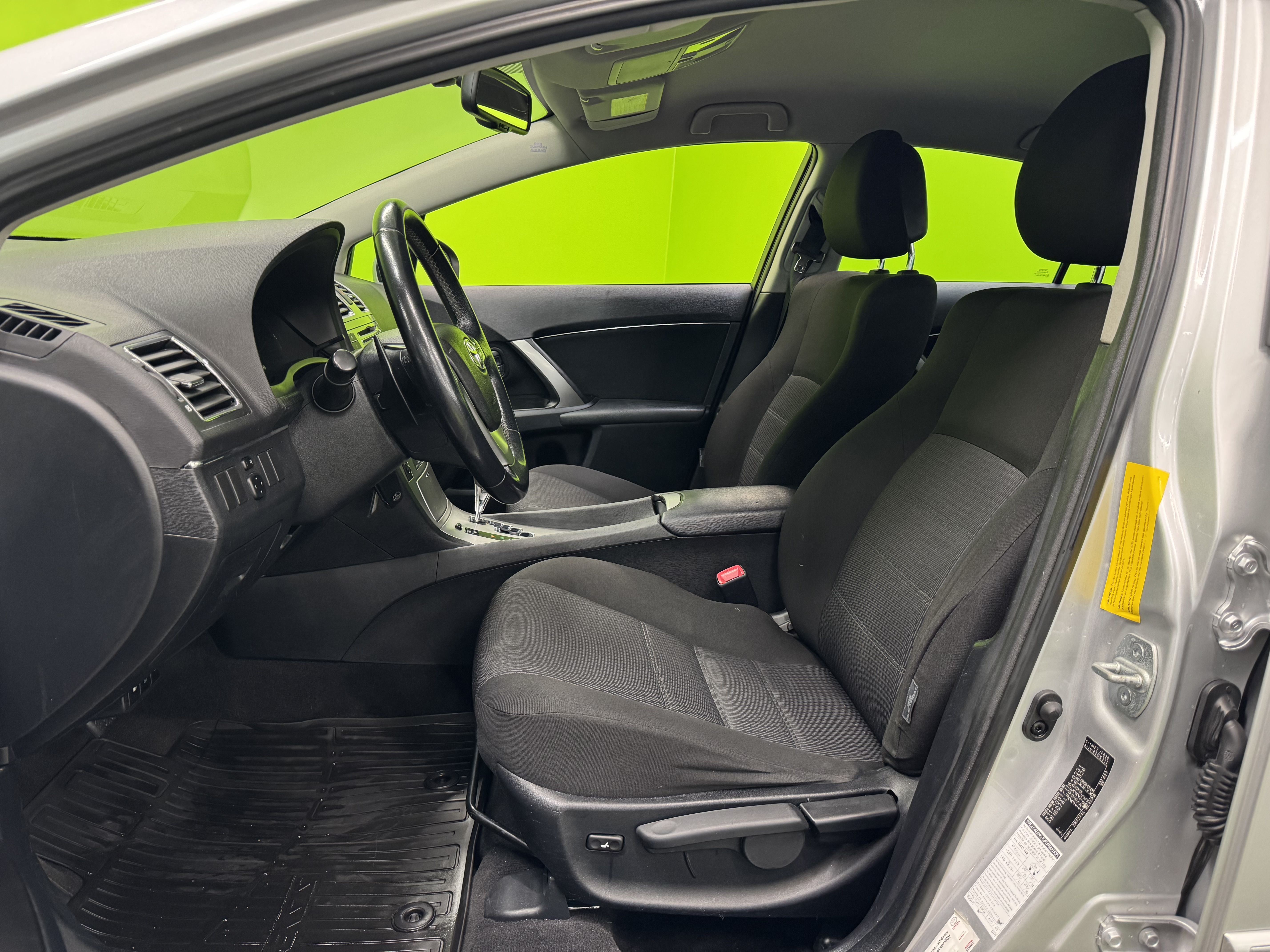 Toyota Avensis 2012