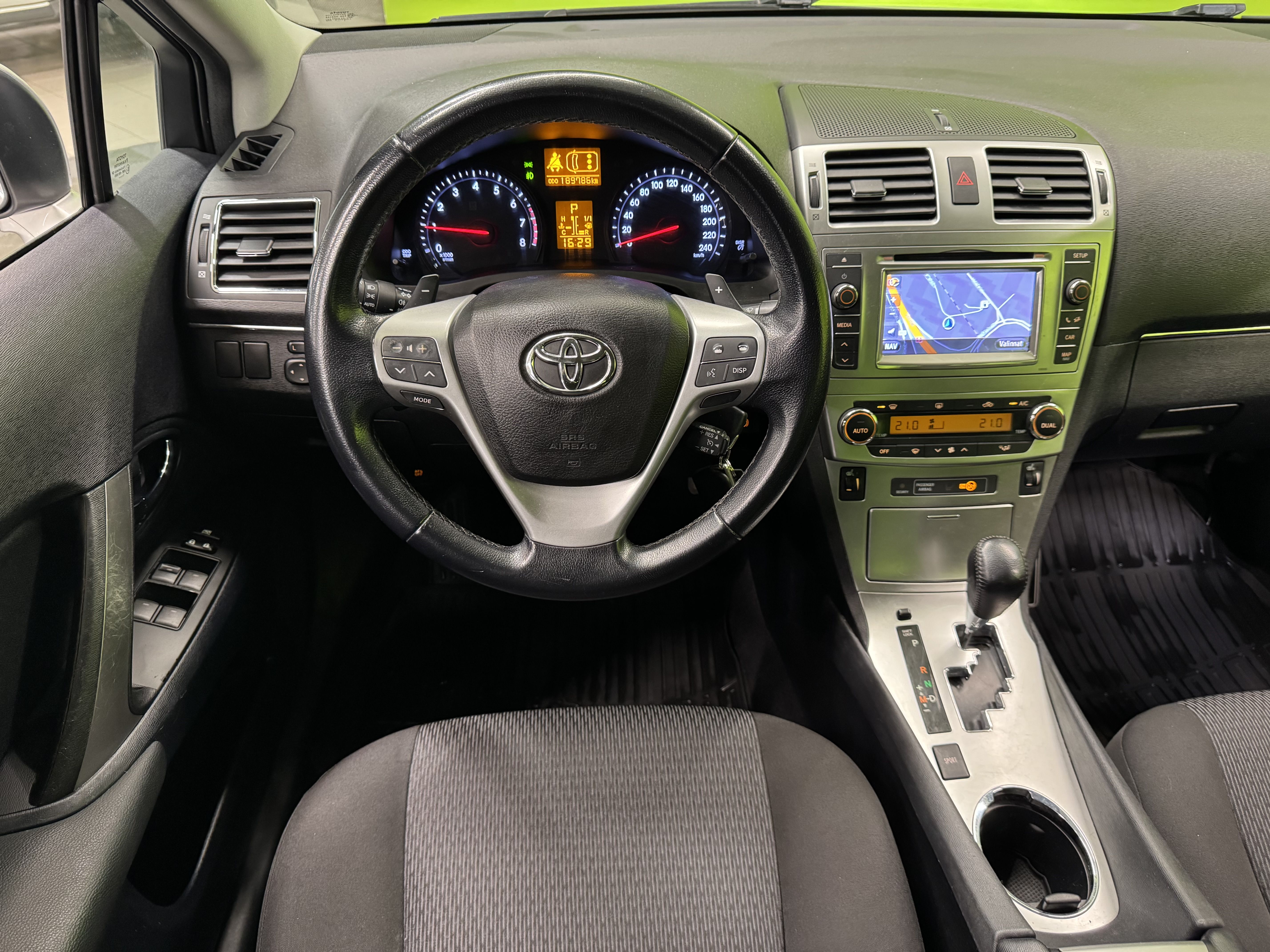 Toyota Avensis 2012