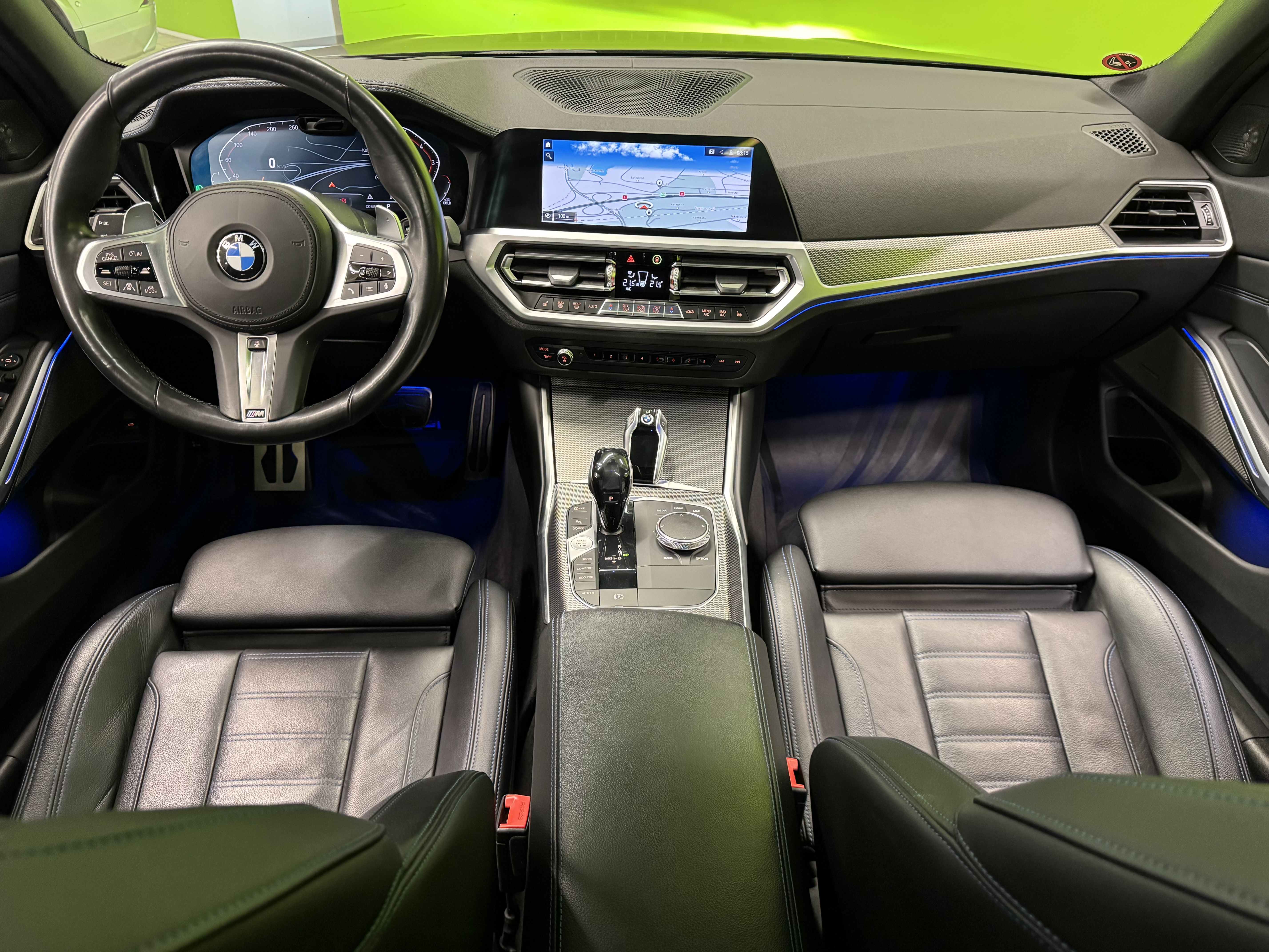 BMW 330 2019