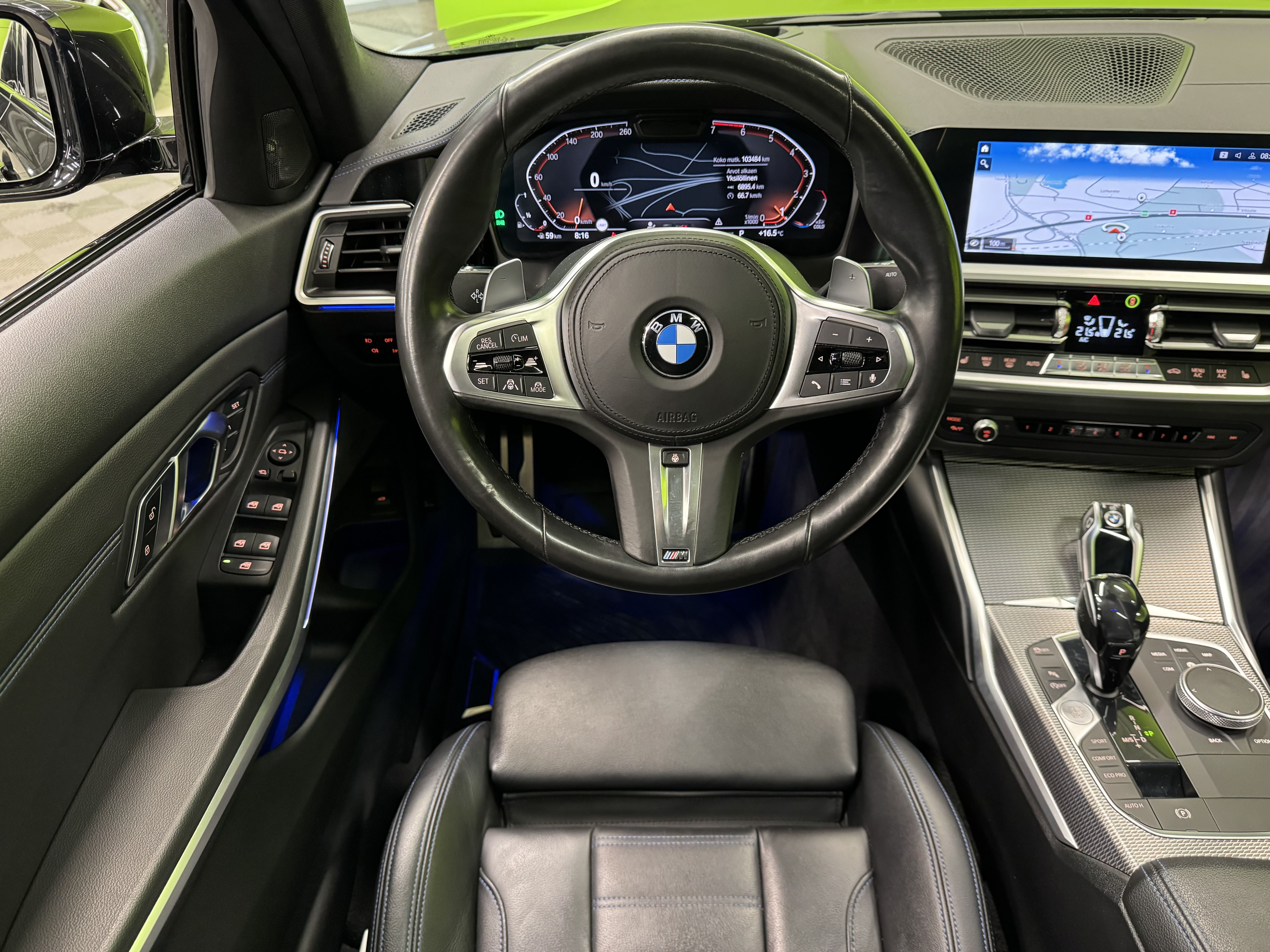 BMW 330 2019